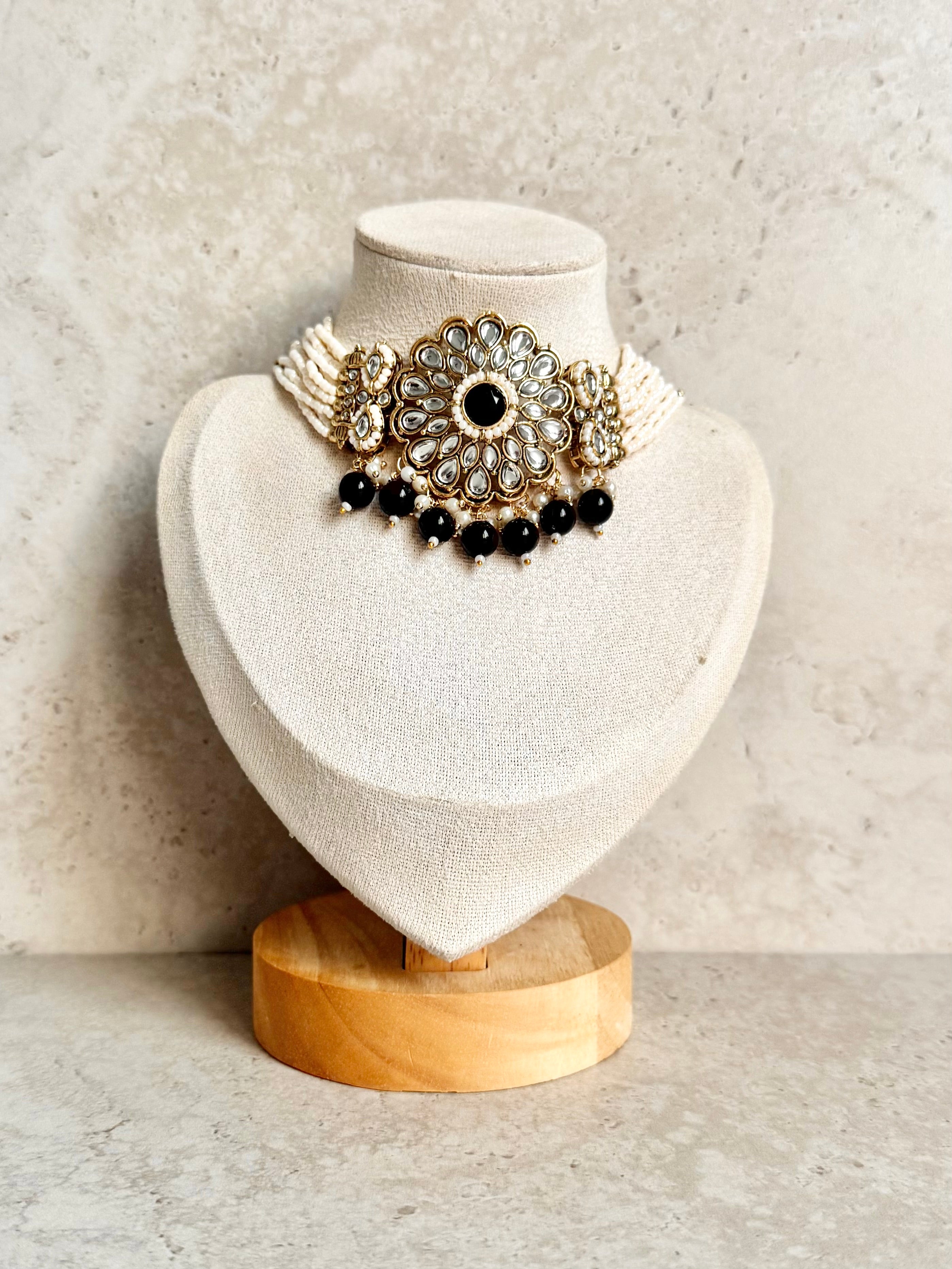 Eshani Necklace Set
