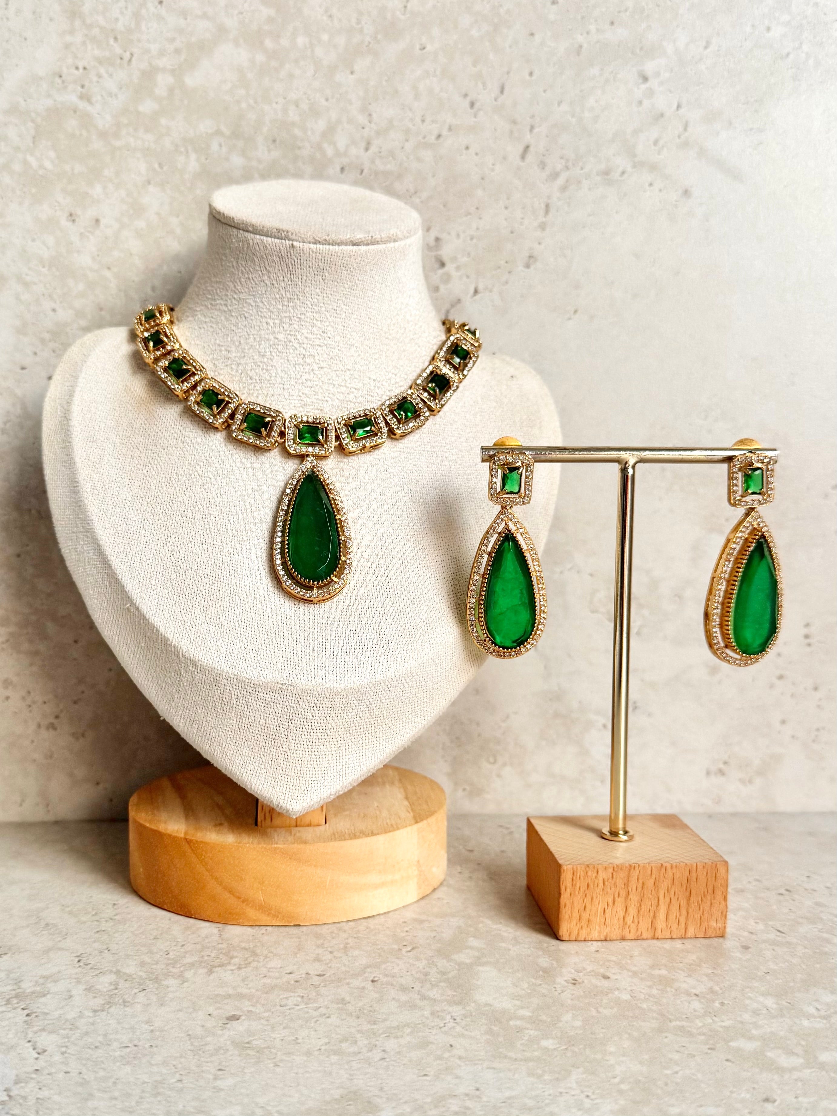 Kanika Necklace Set