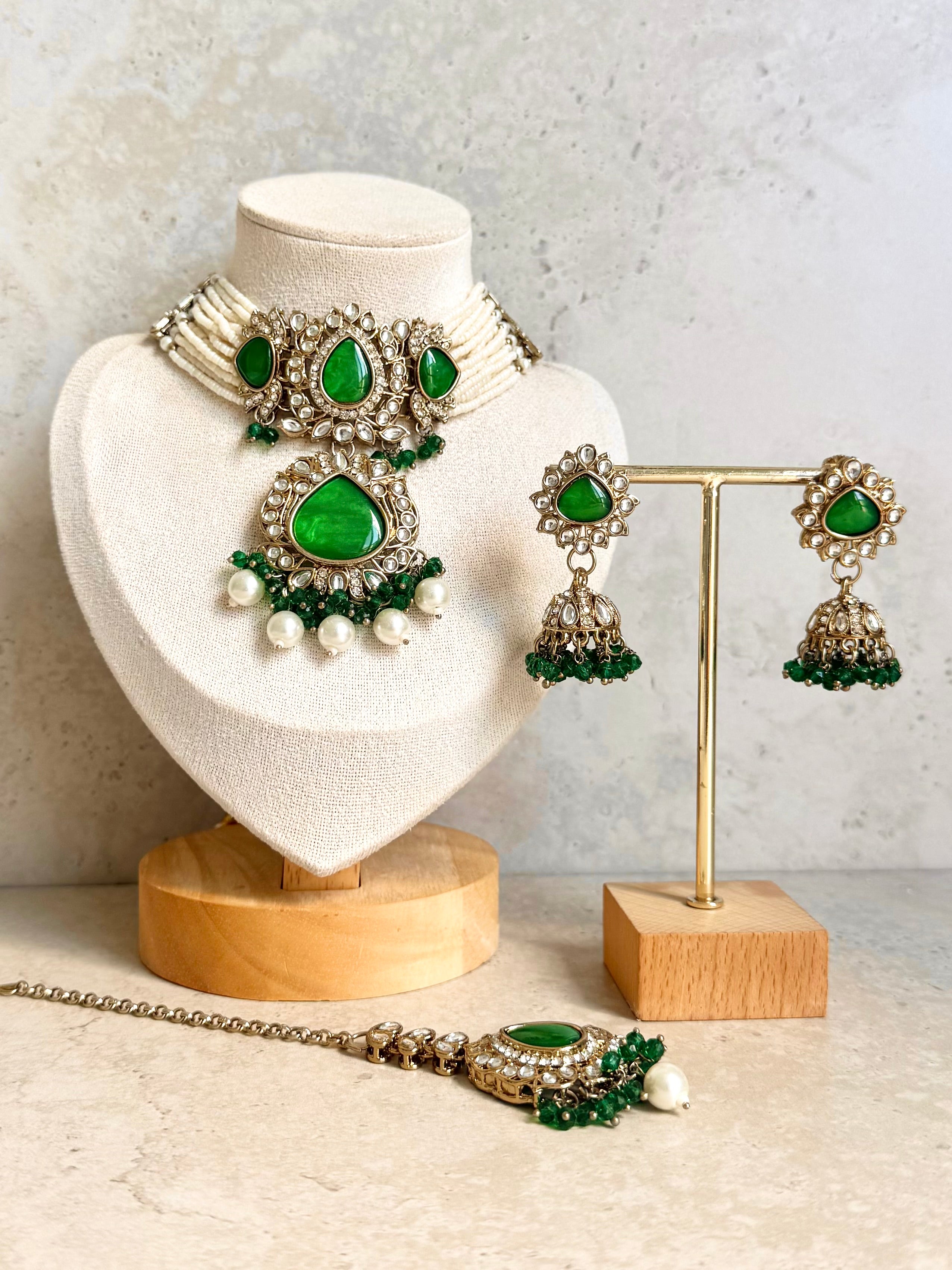 Kavi Necklace Set