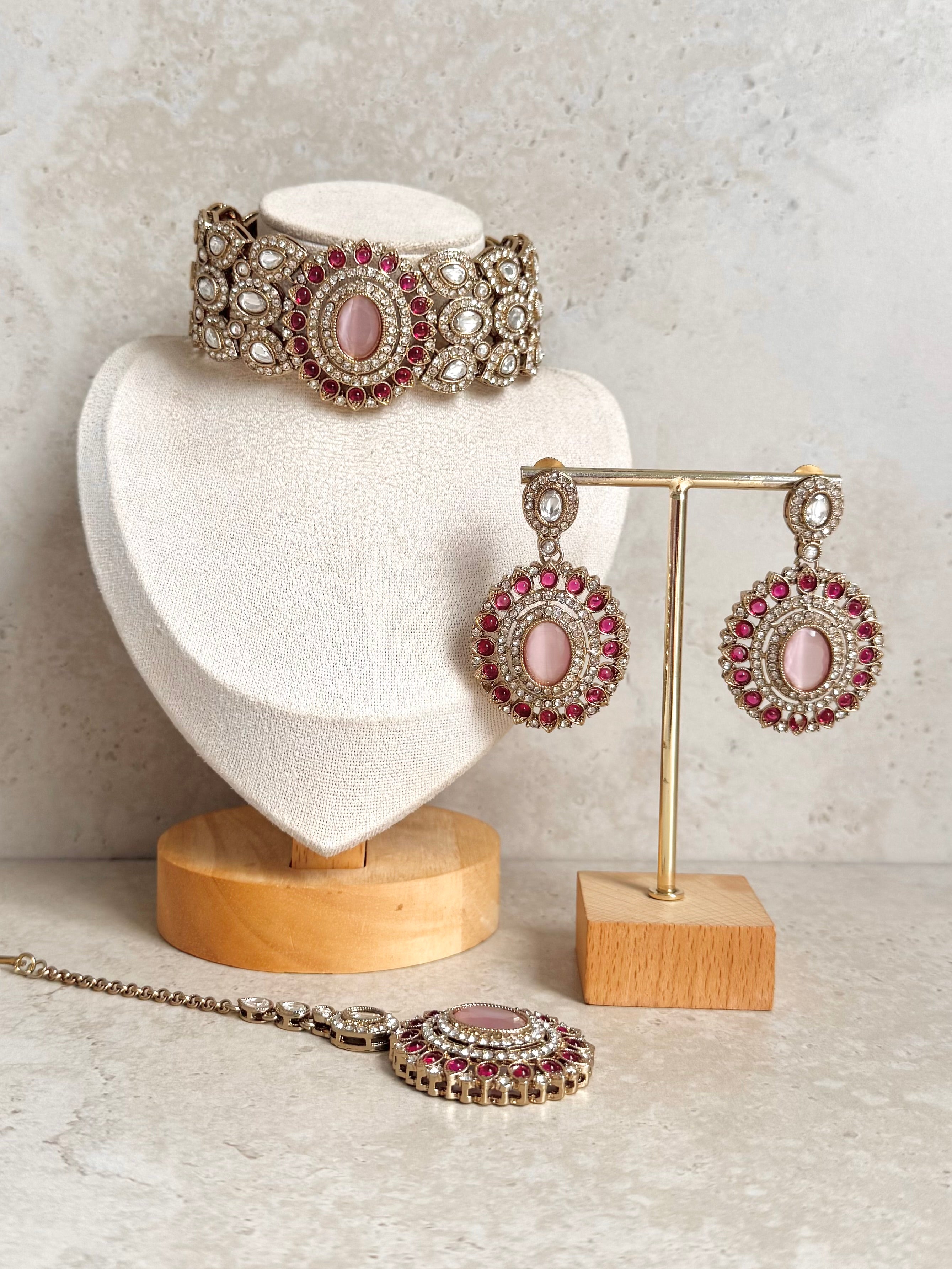 Gurnoor Necklace Set