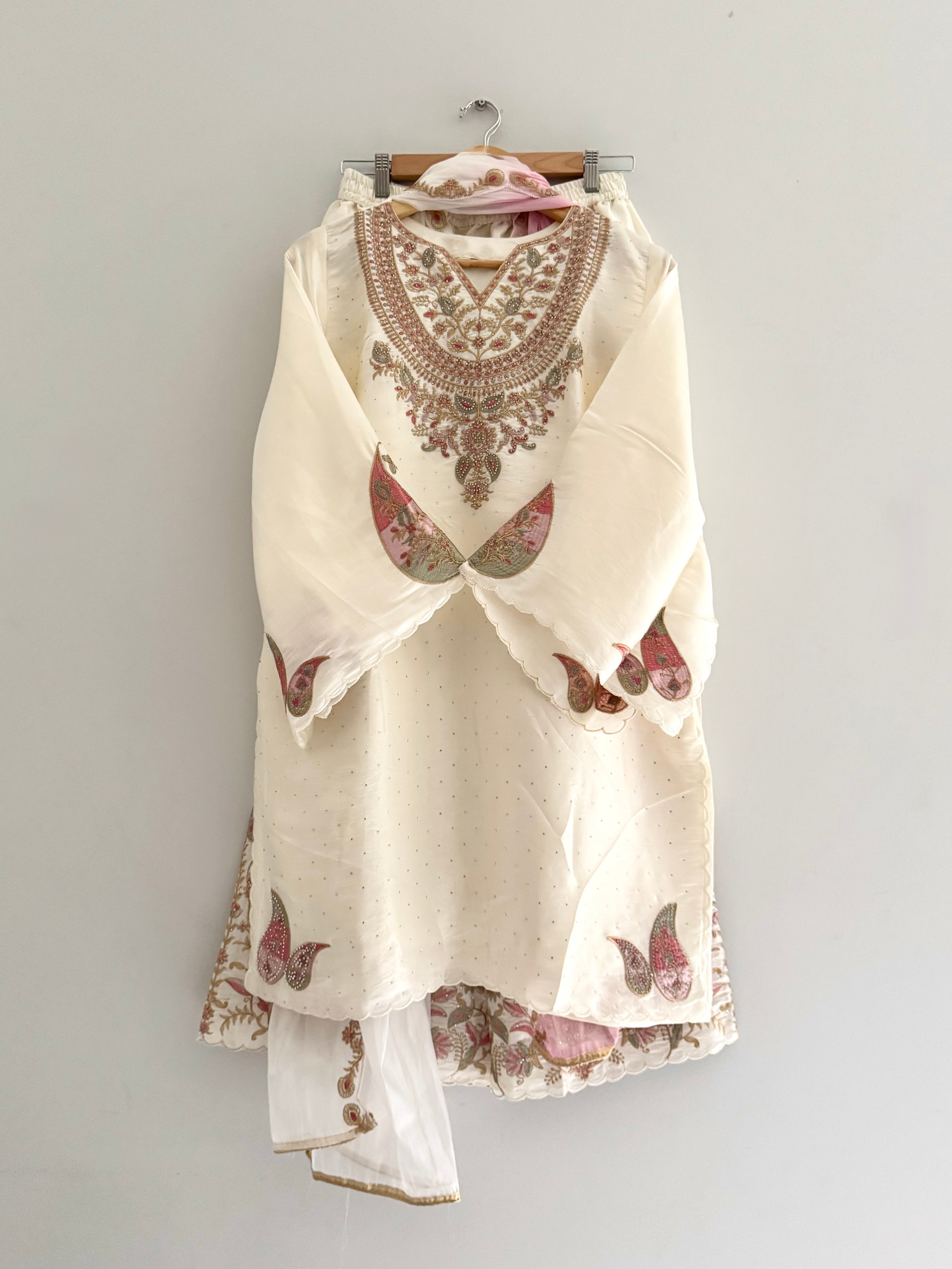 Zaria Suit Set