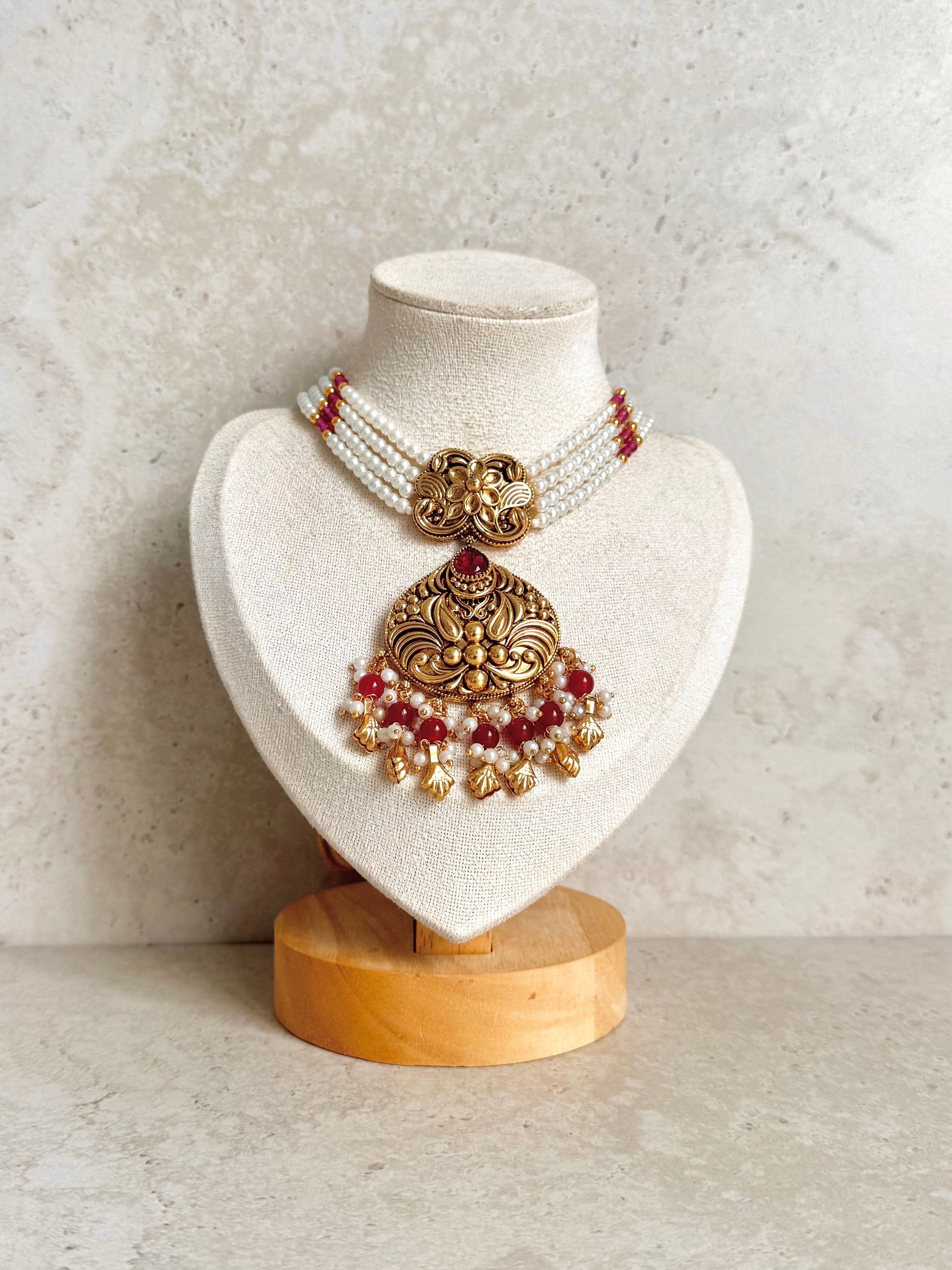 Rubina Necklace Set