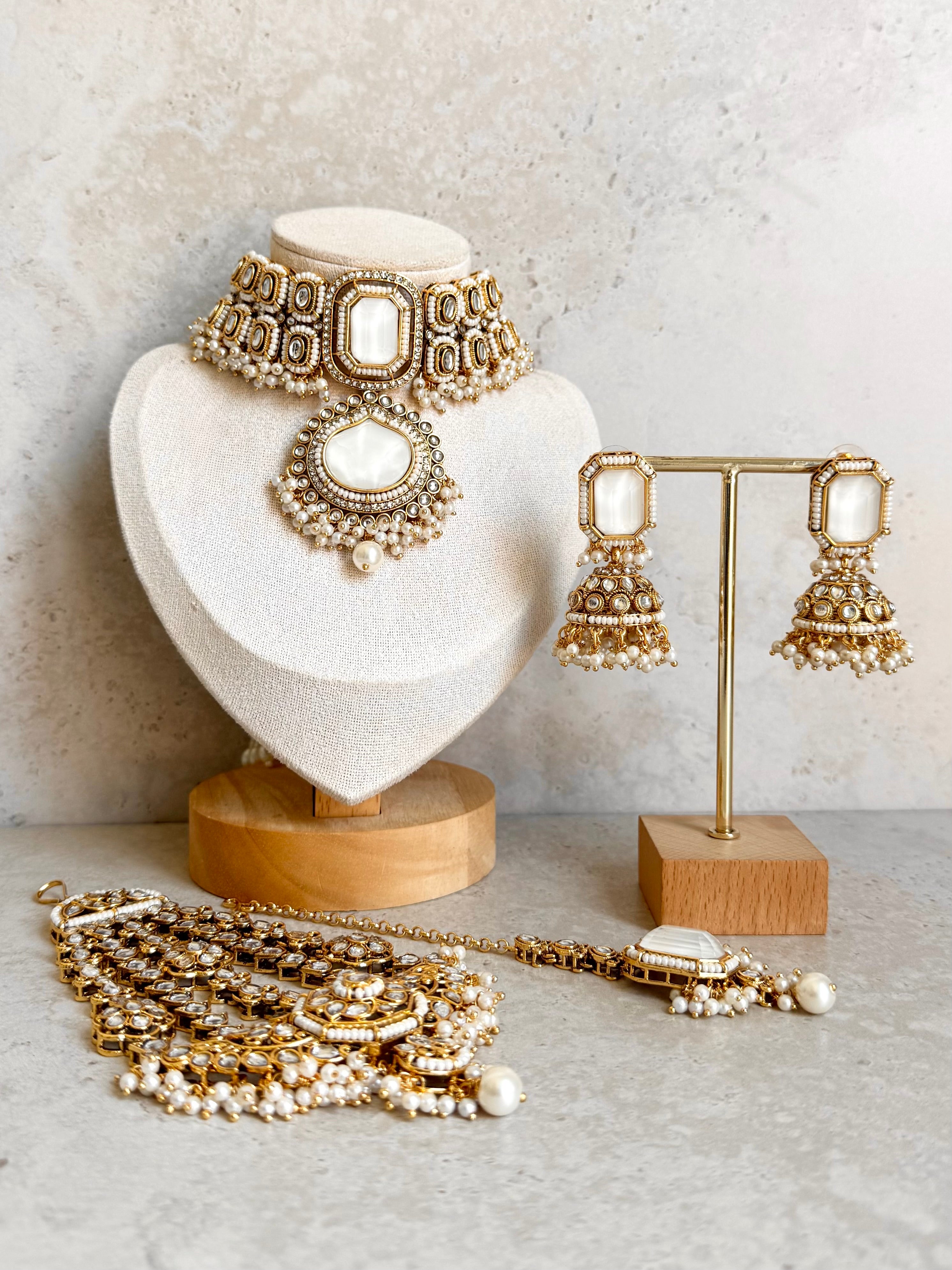 Babita Necklace Set