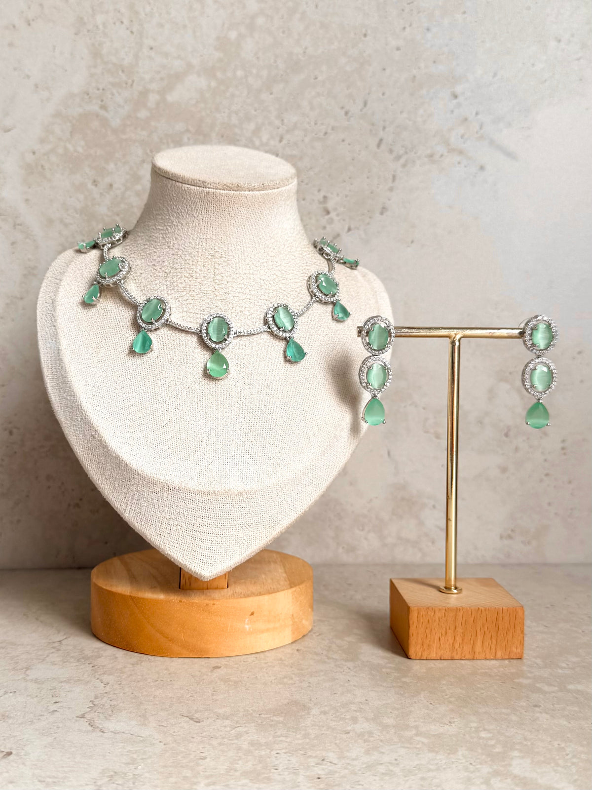 Mansi Necklace Set