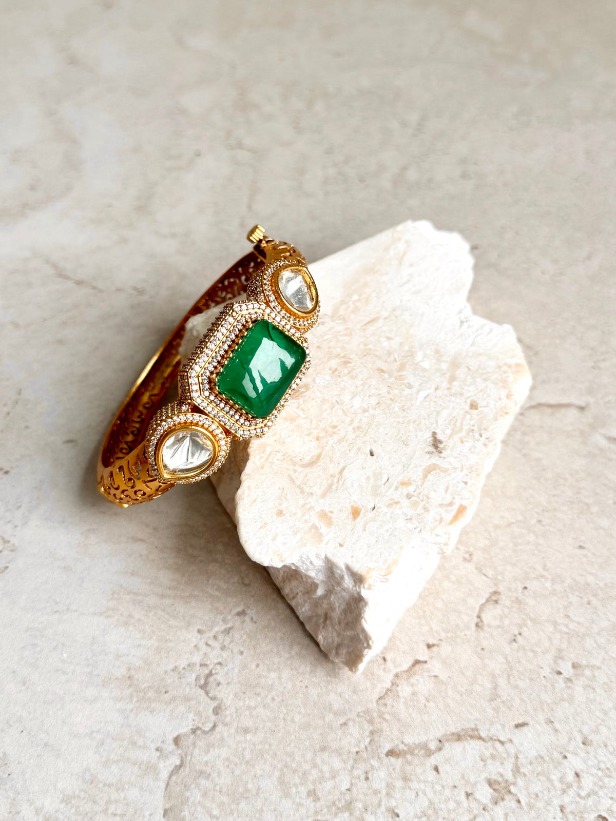 Anu Bangle