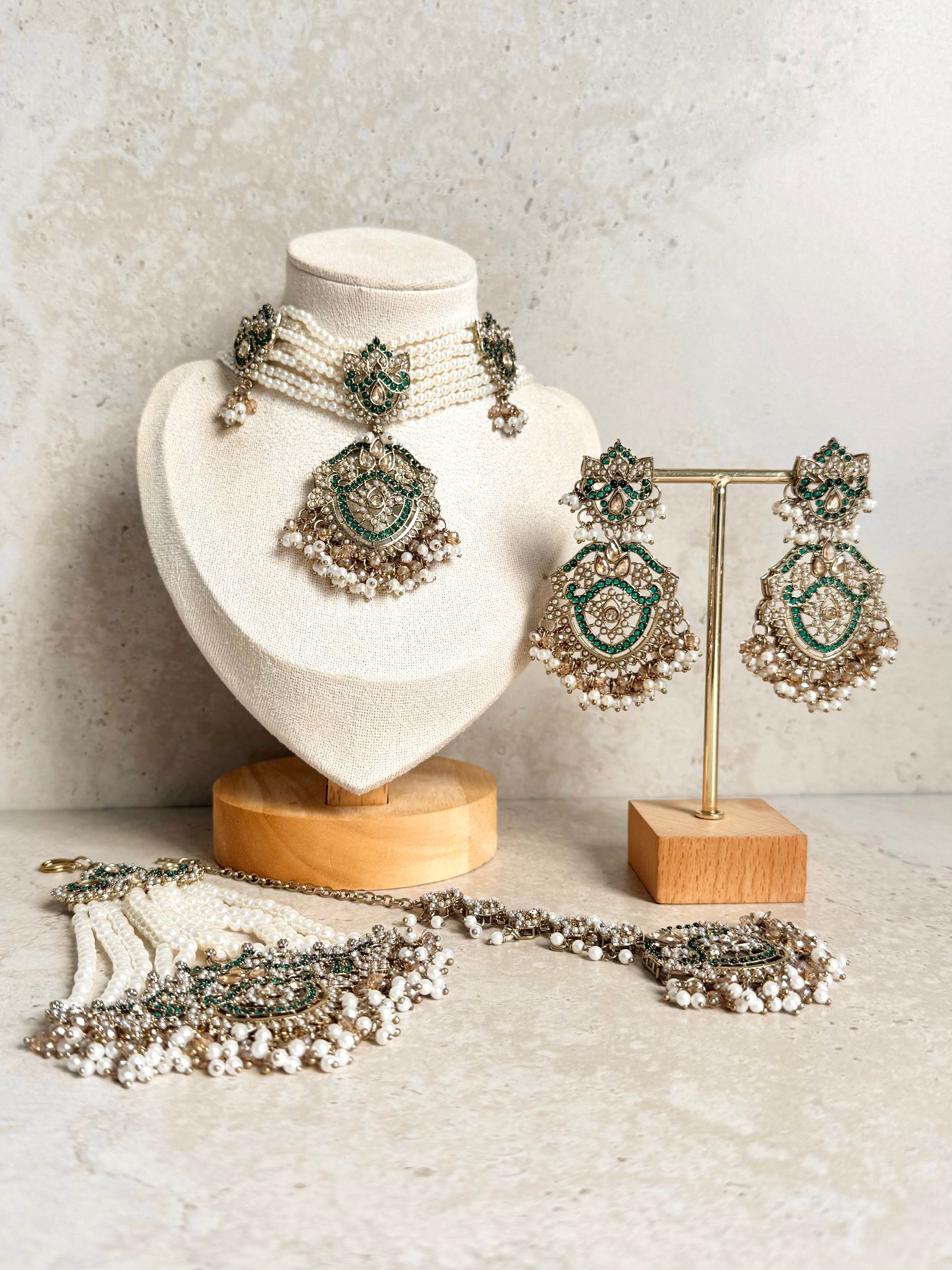 Ruhi Necklace Set