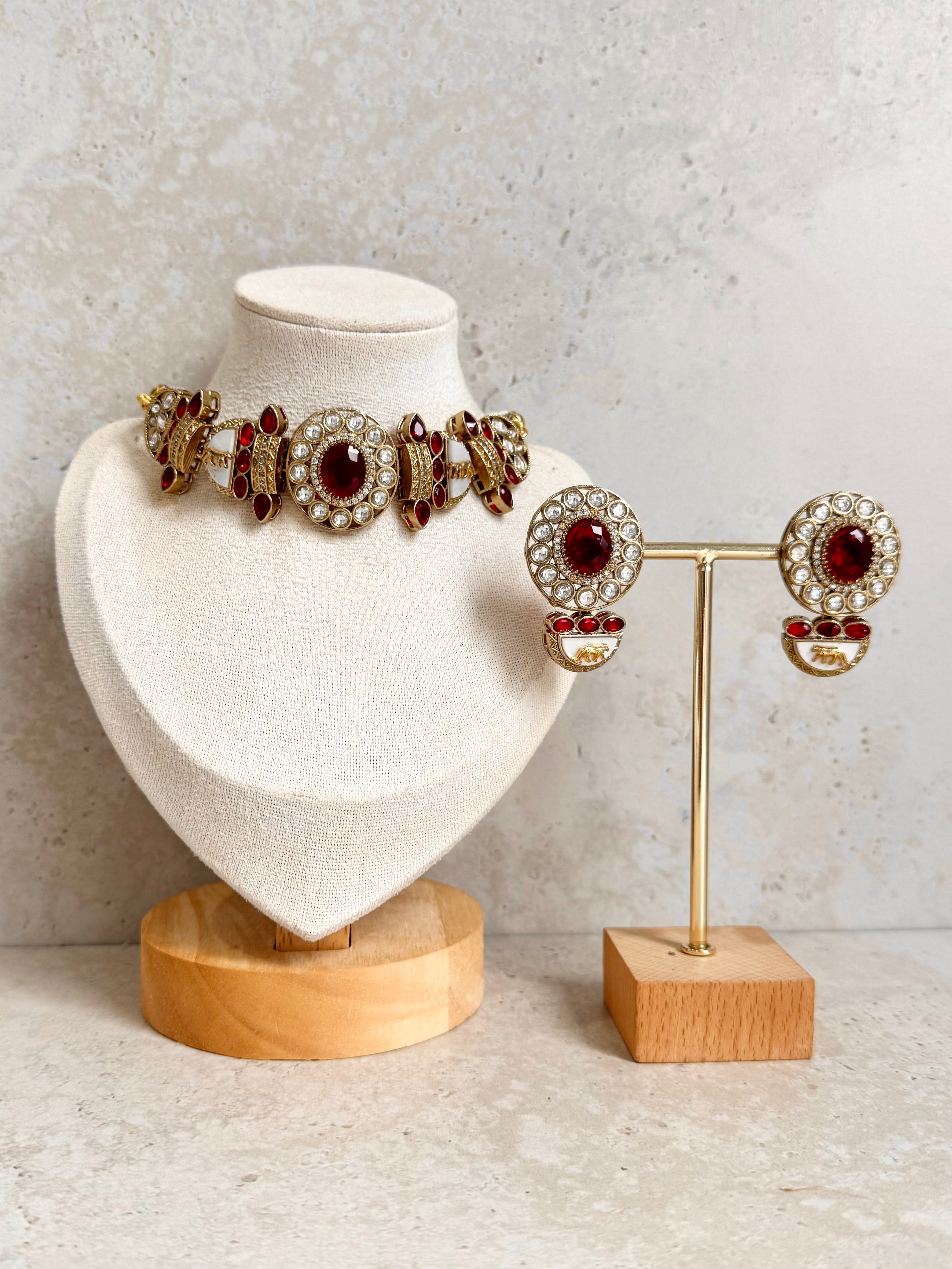 Manita Necklace Set