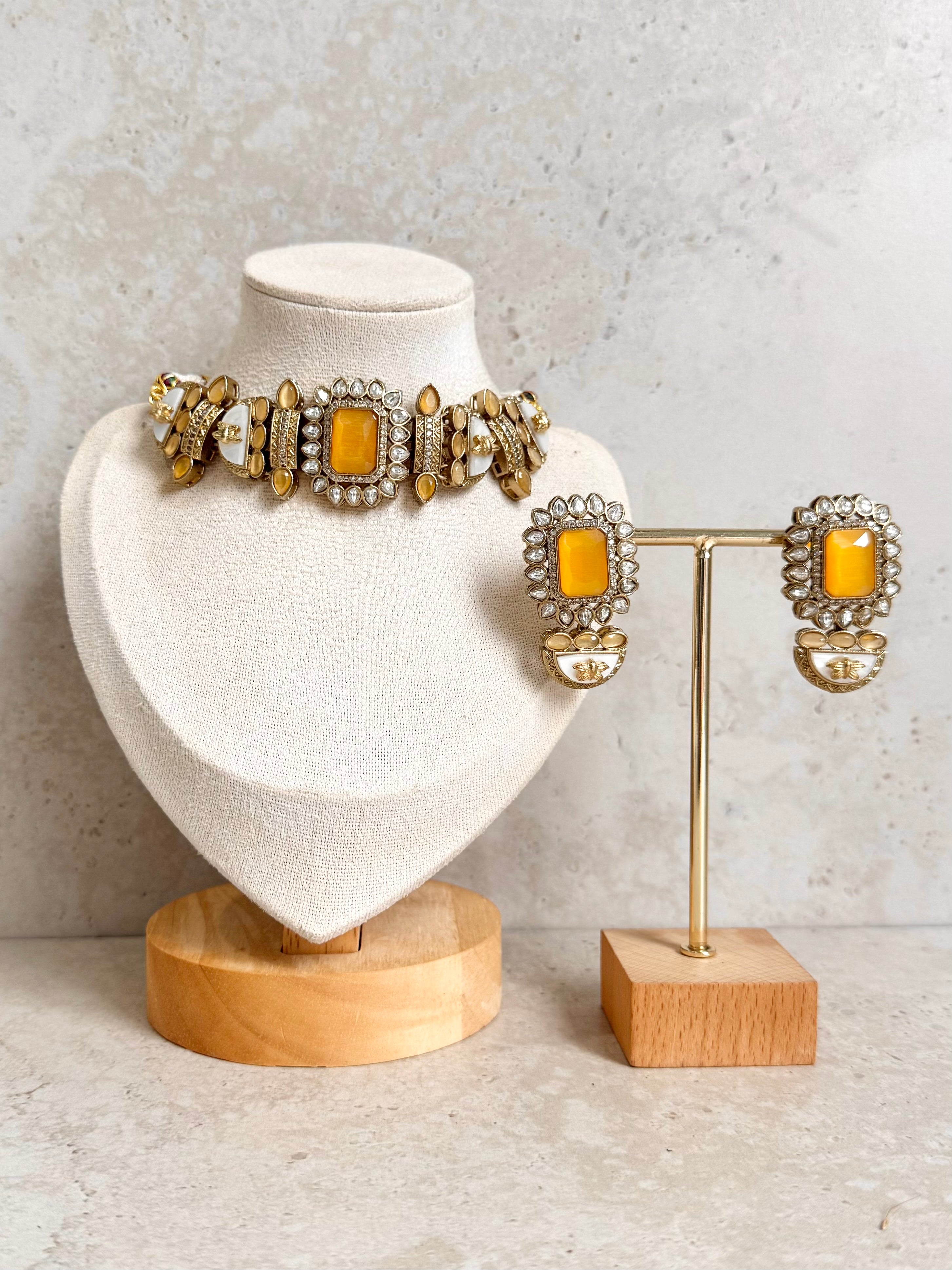 Manita Necklace Set