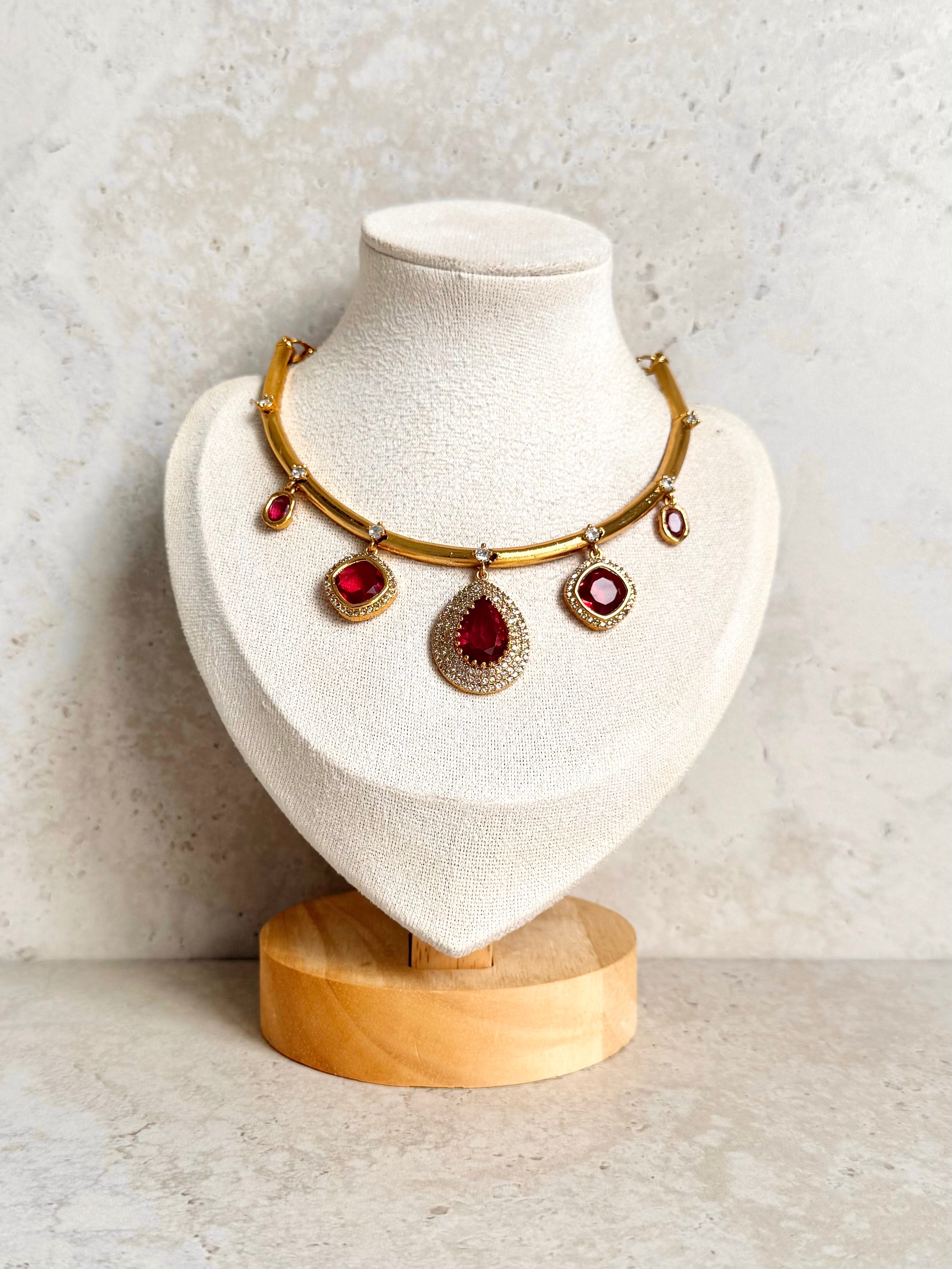 Raina Necklace Set