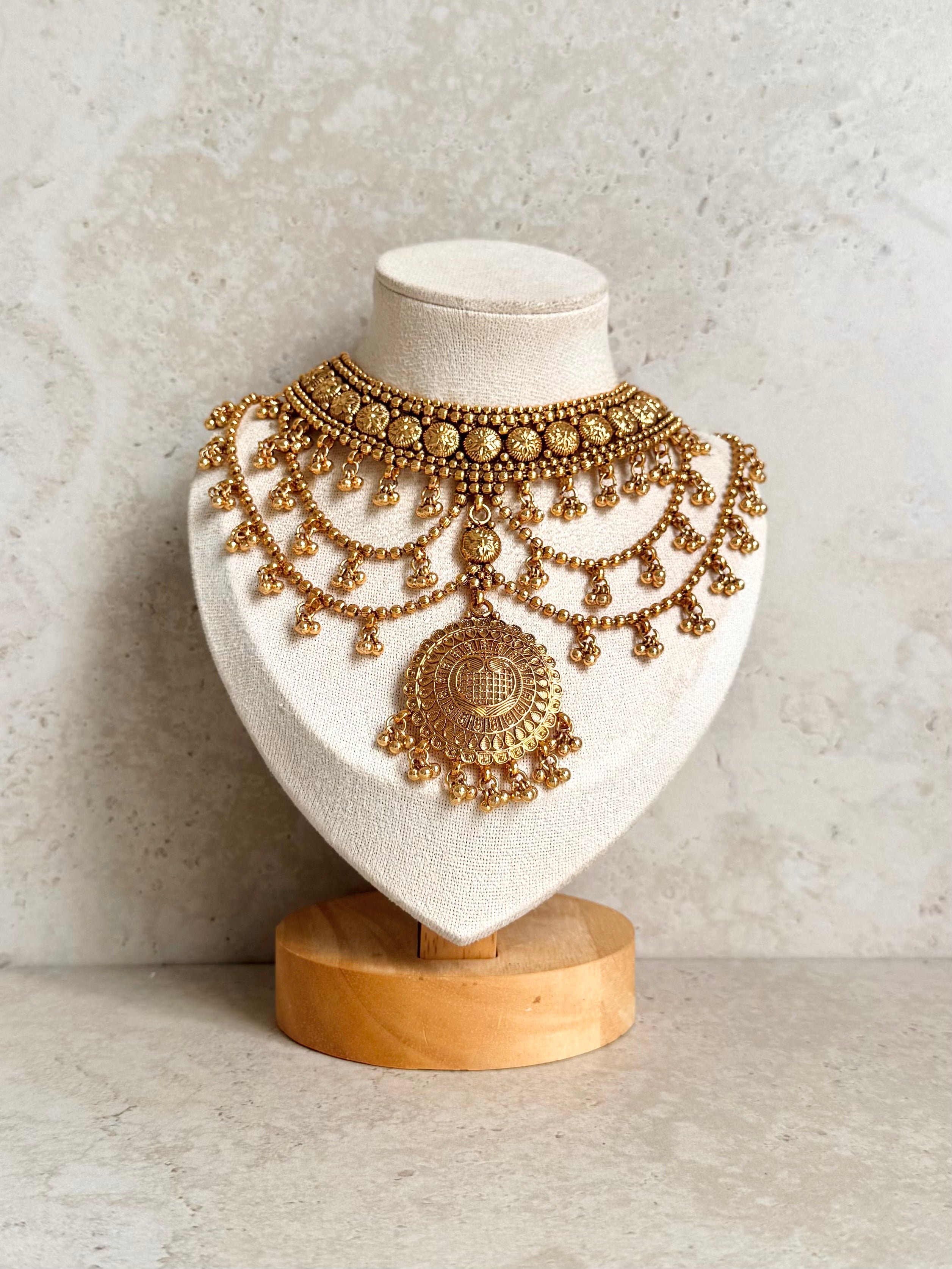 Reeta Necklace Set