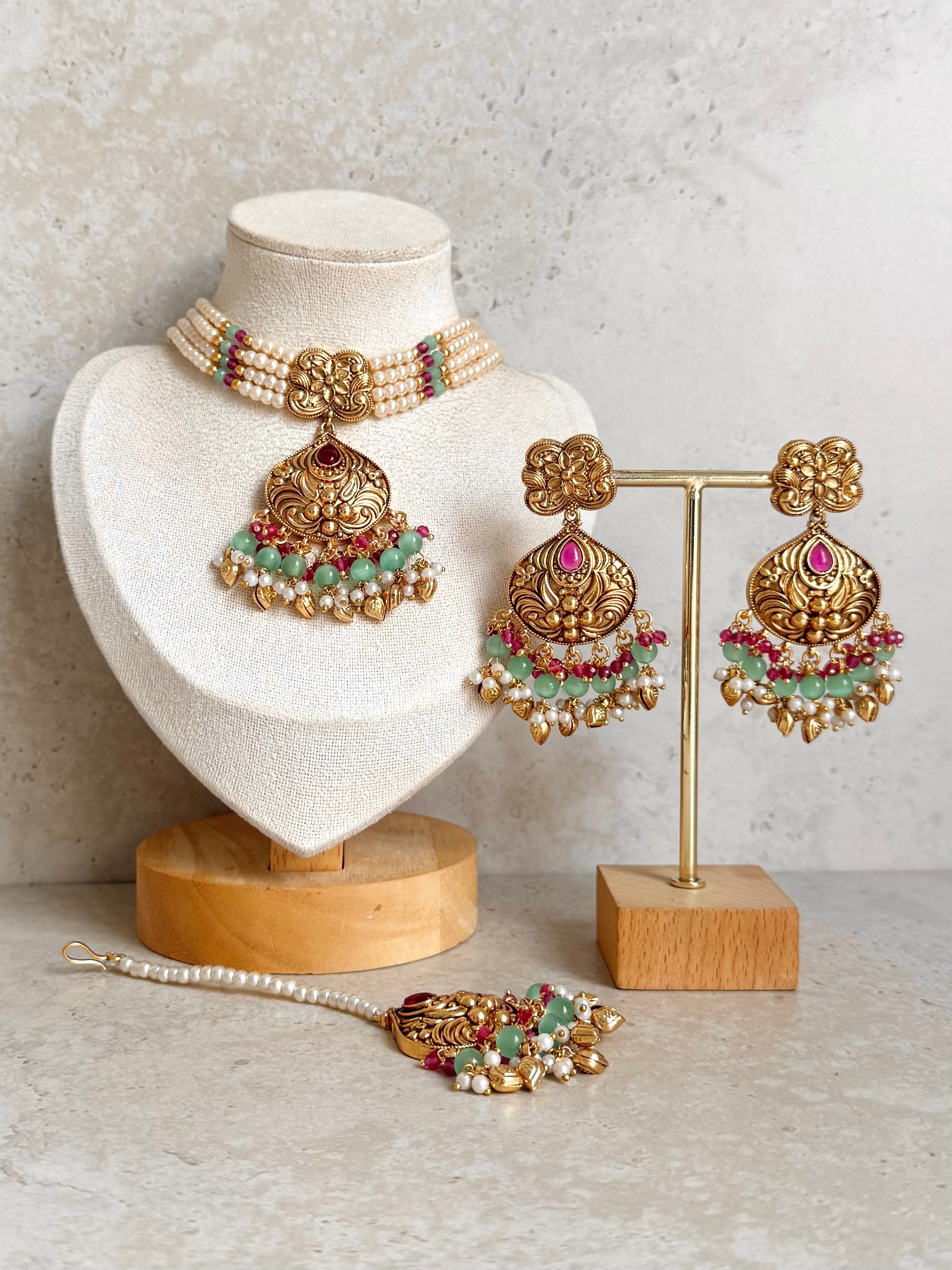 Rubina Necklace Set