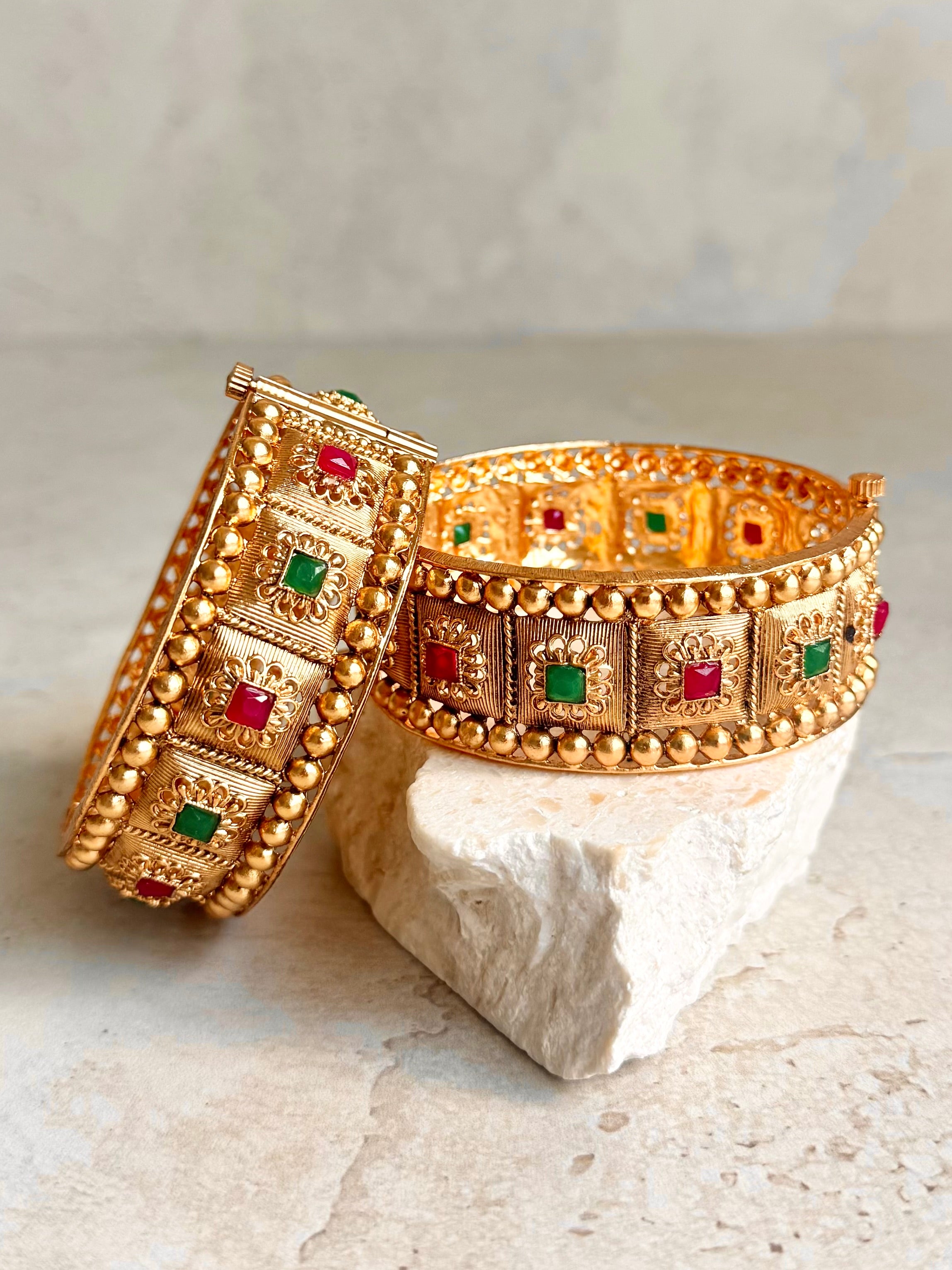 Kashvi Bangles