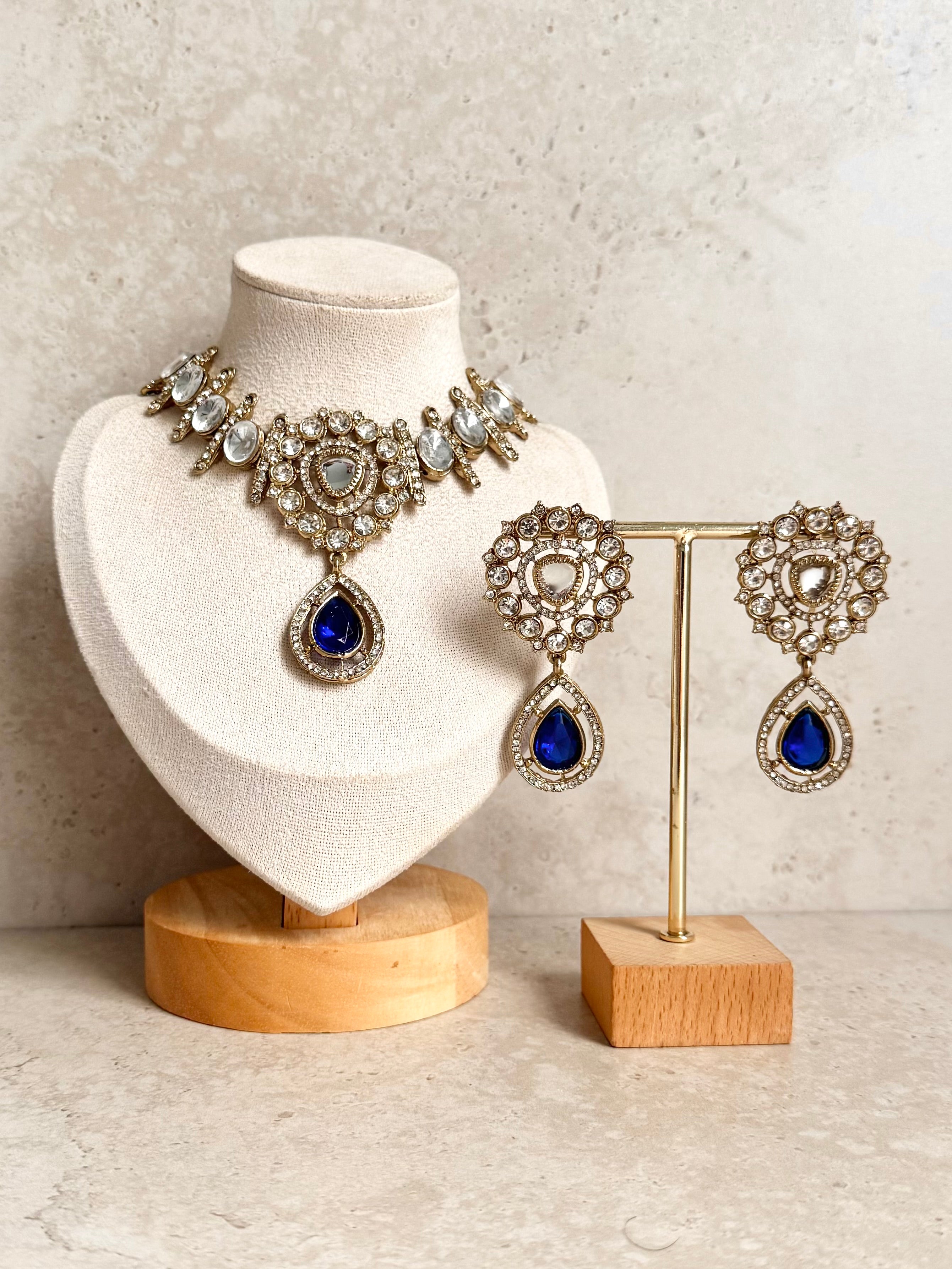 Kavisha Necklace Set