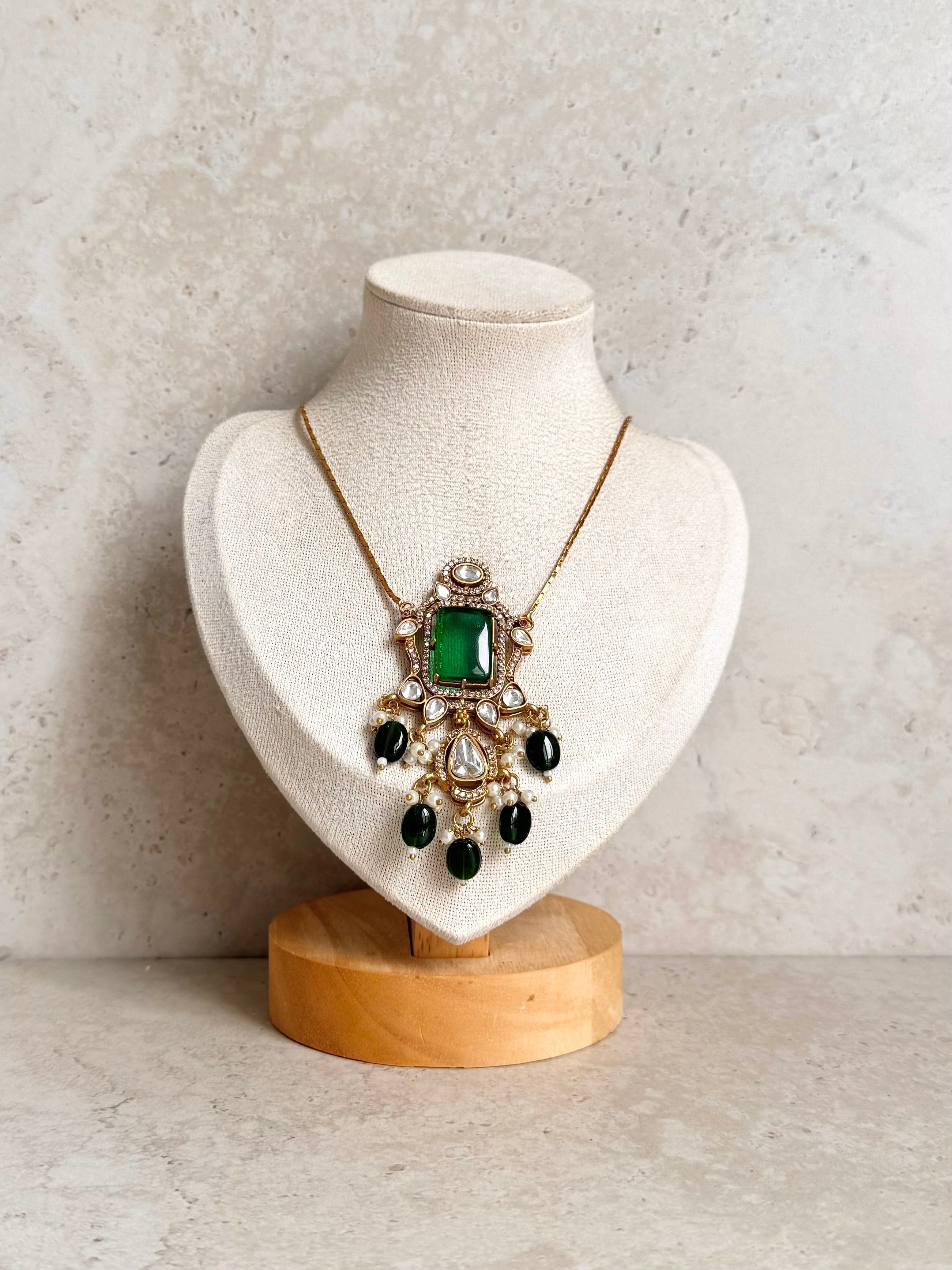 Pragati Necklace Set