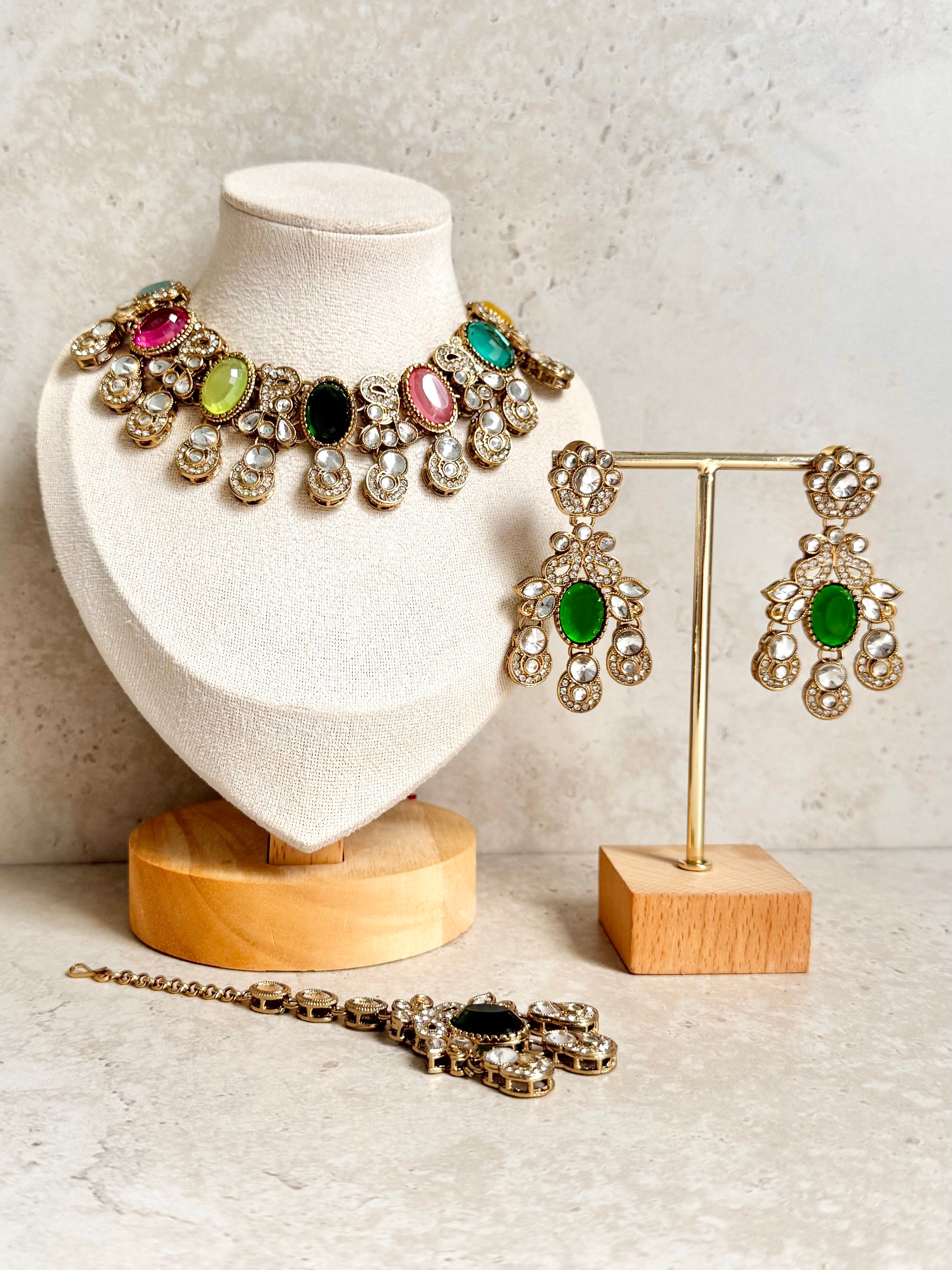 Parneet Necklace Set