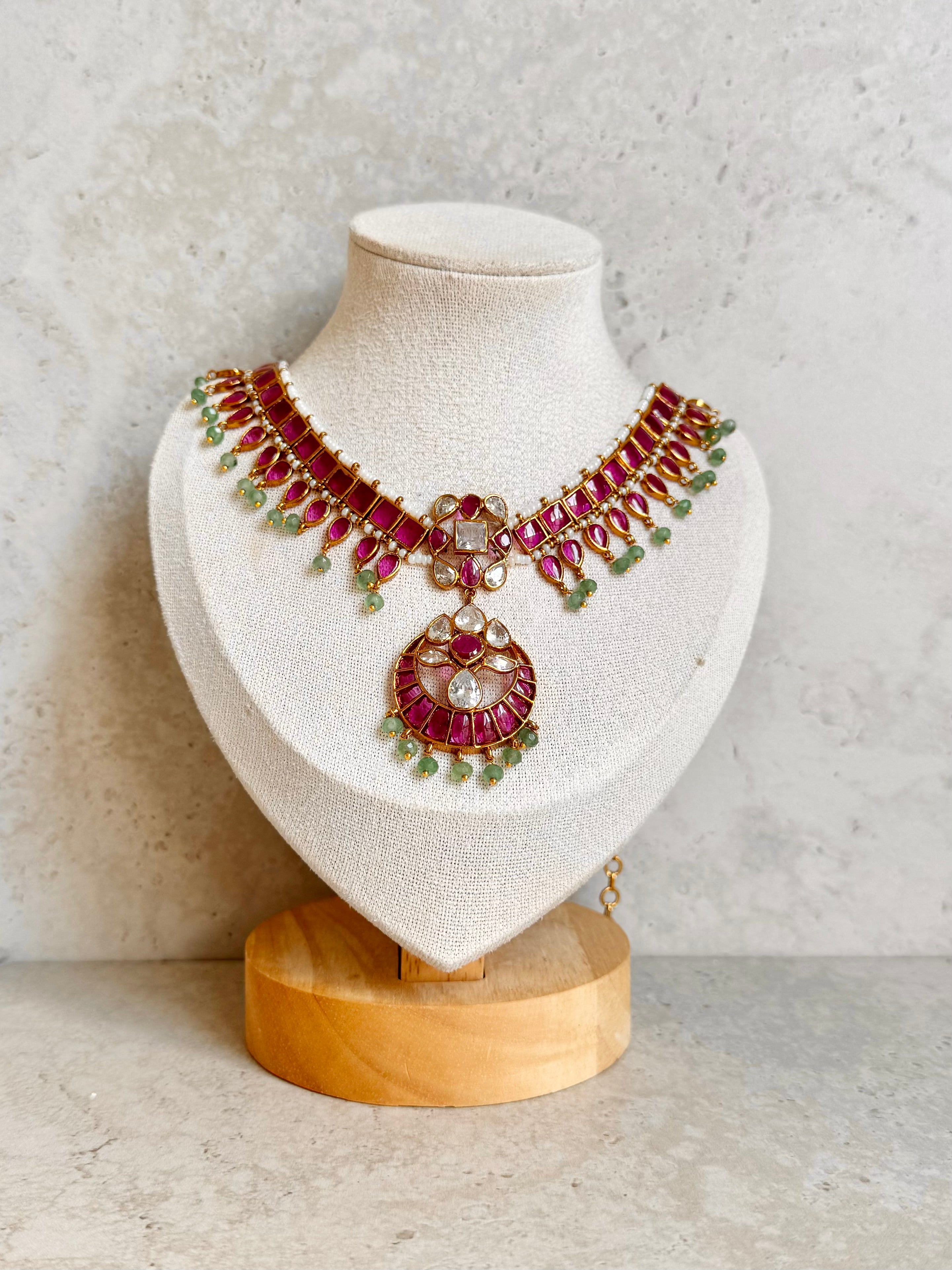 Mahia Necklace Set