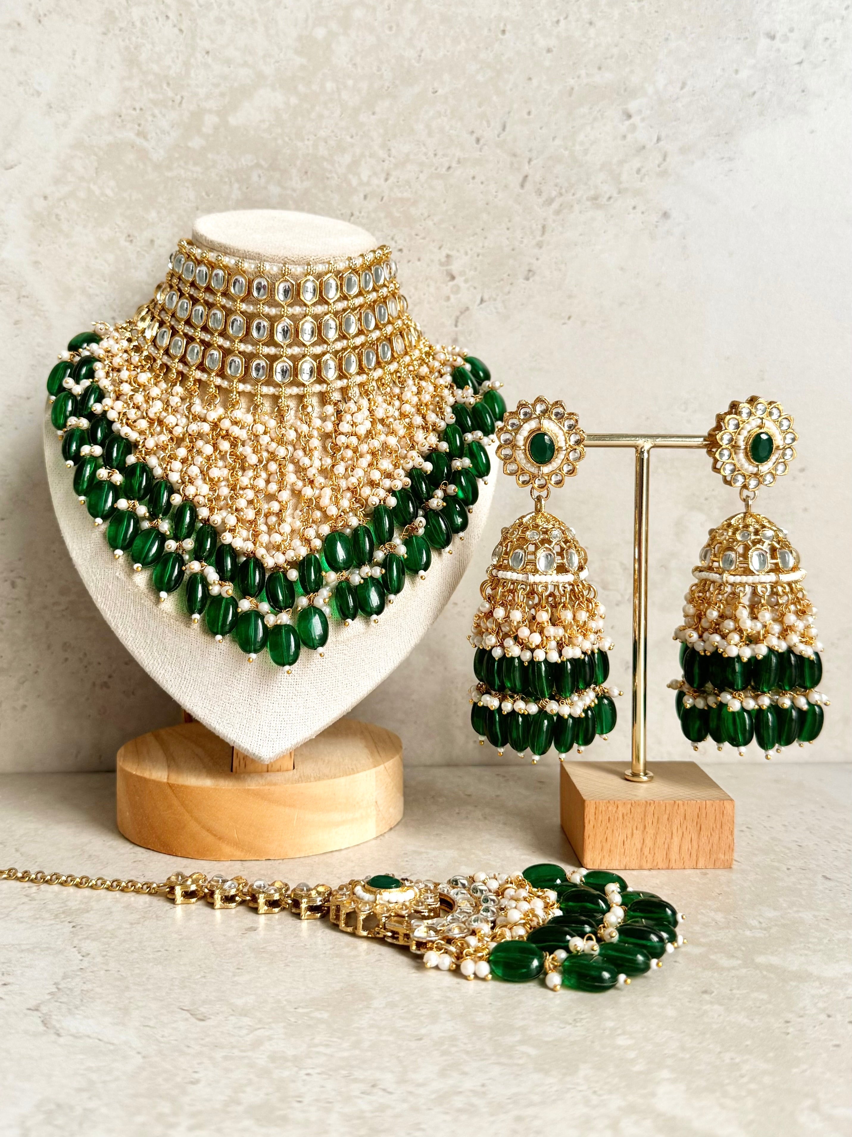 Sapna Necklace Set