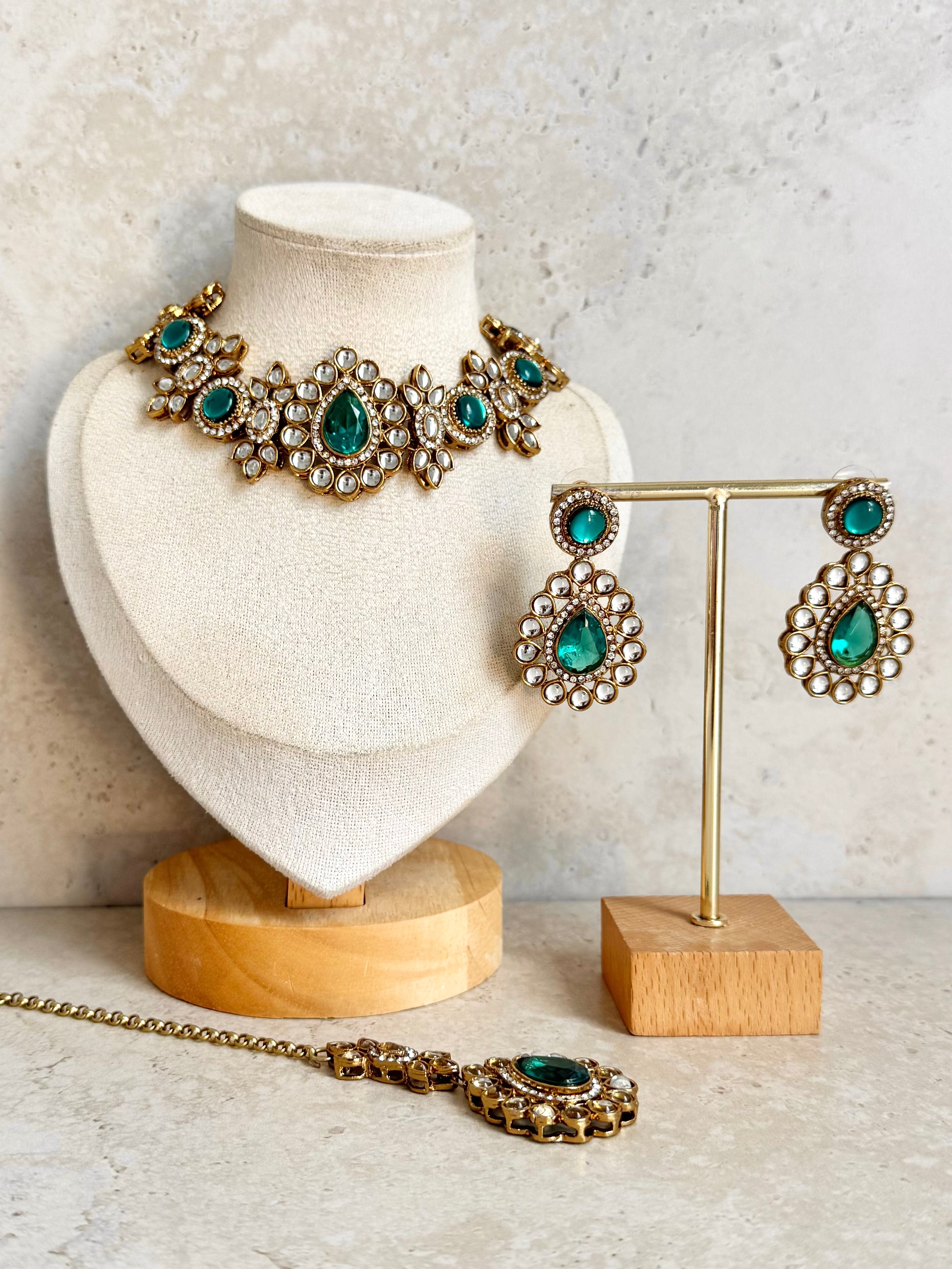 Shweta Necklace Set