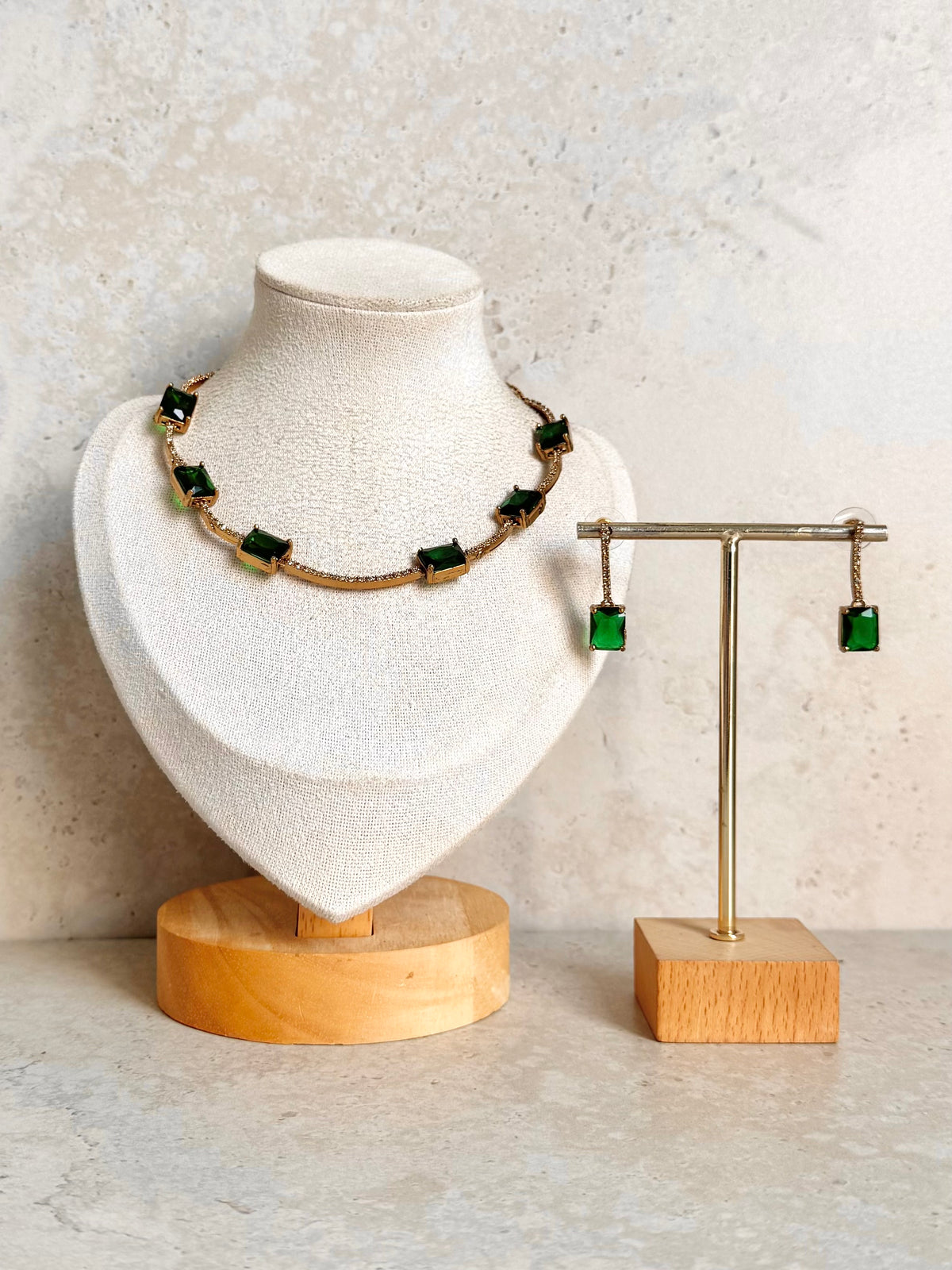 Suman Necklace Set