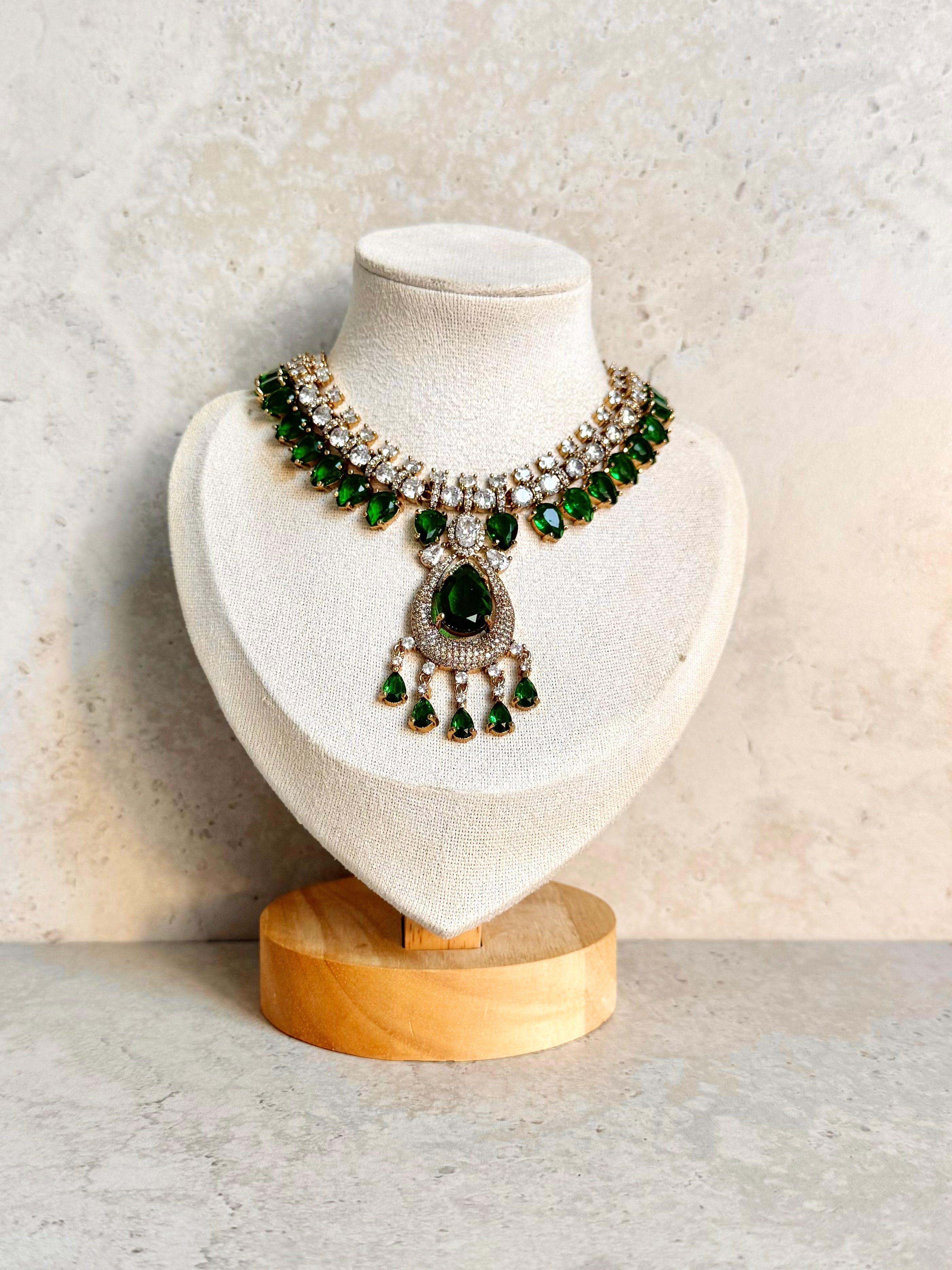 Zayna Necklace Set