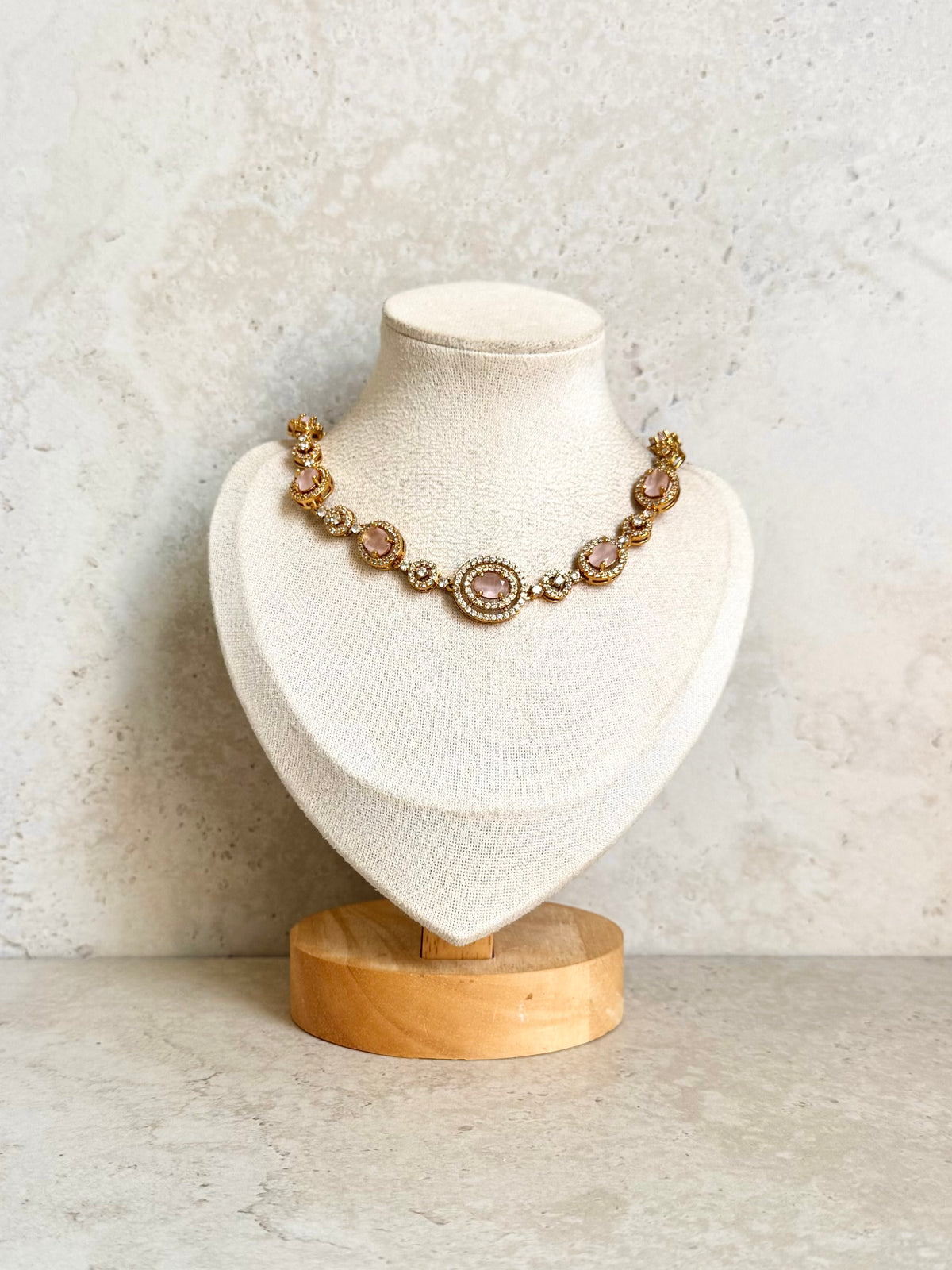 Saloni Necklace Set