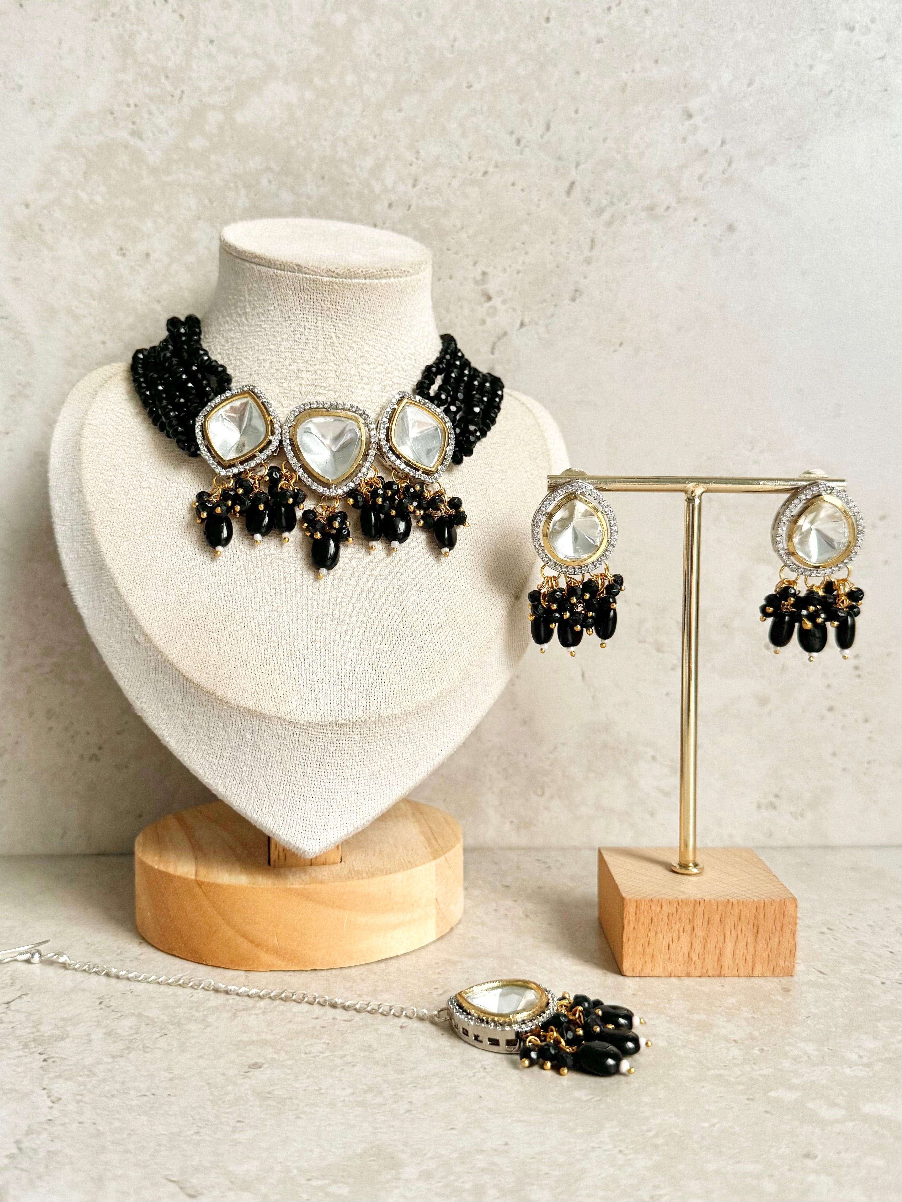 Manreet Necklace Set