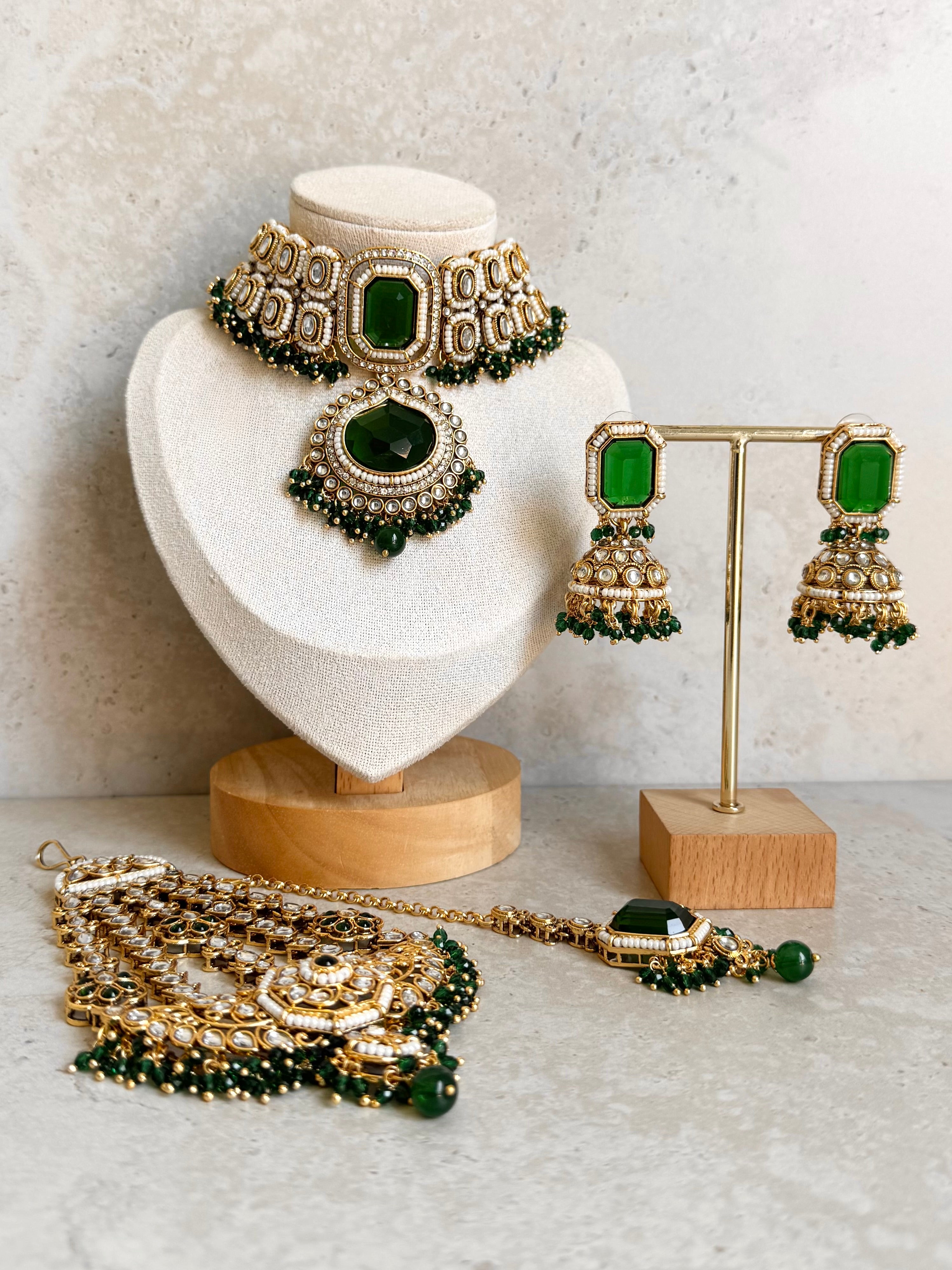 Babita Necklace Set