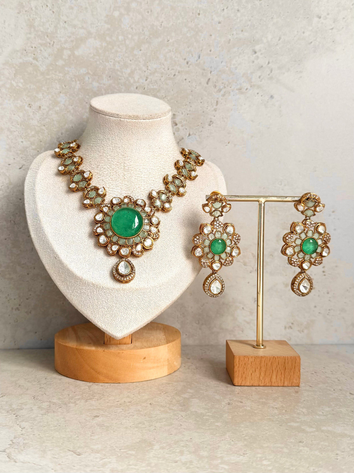 Risa Necklace Set