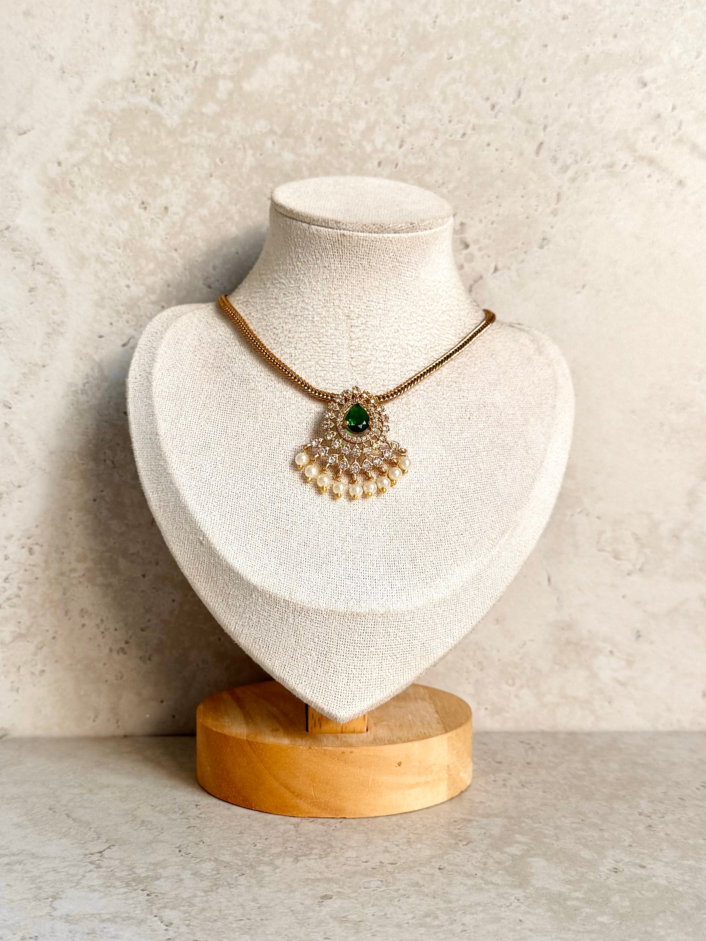 Sarbjot Necklace Set