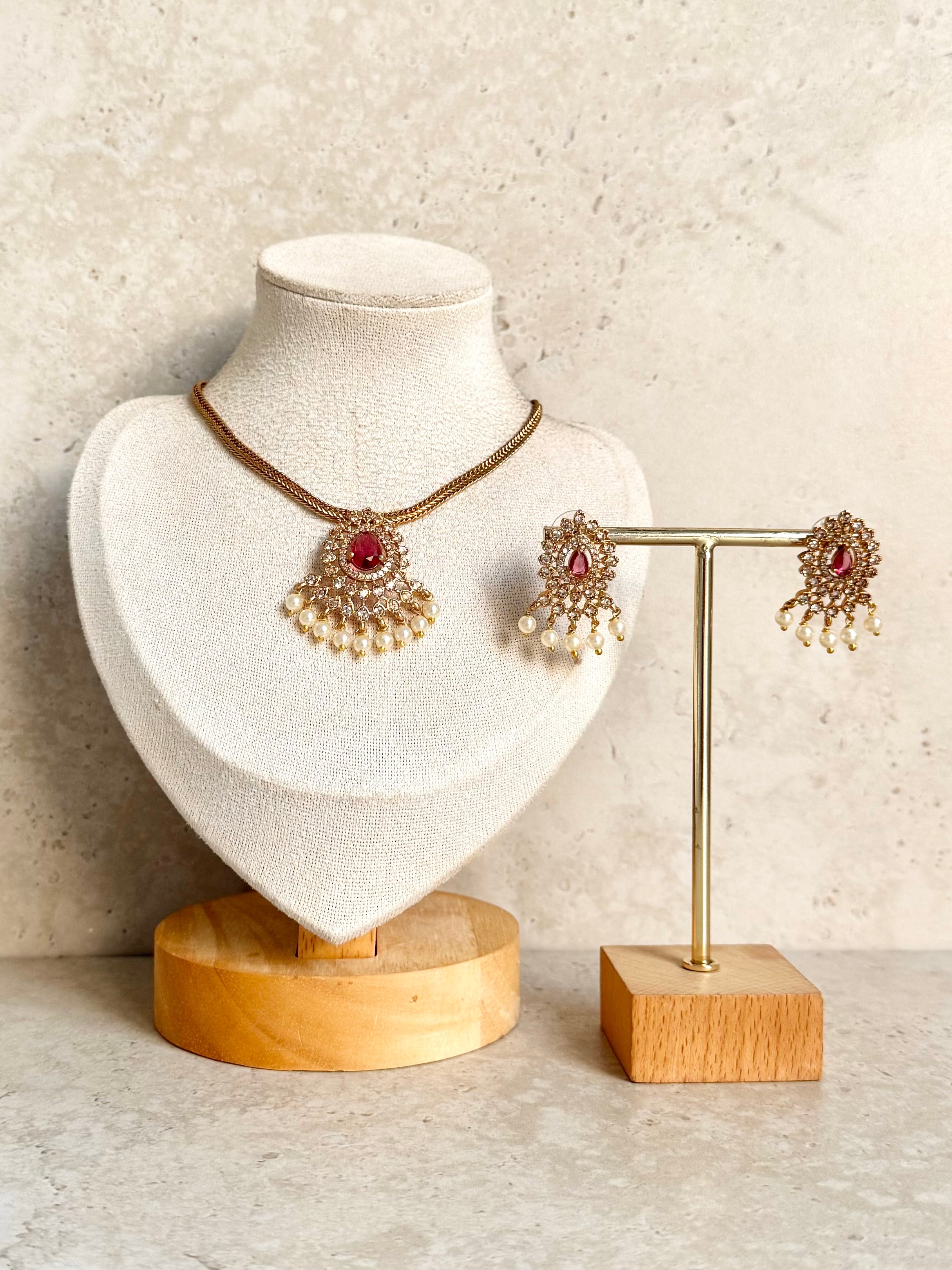 Sarbjot Necklace Set