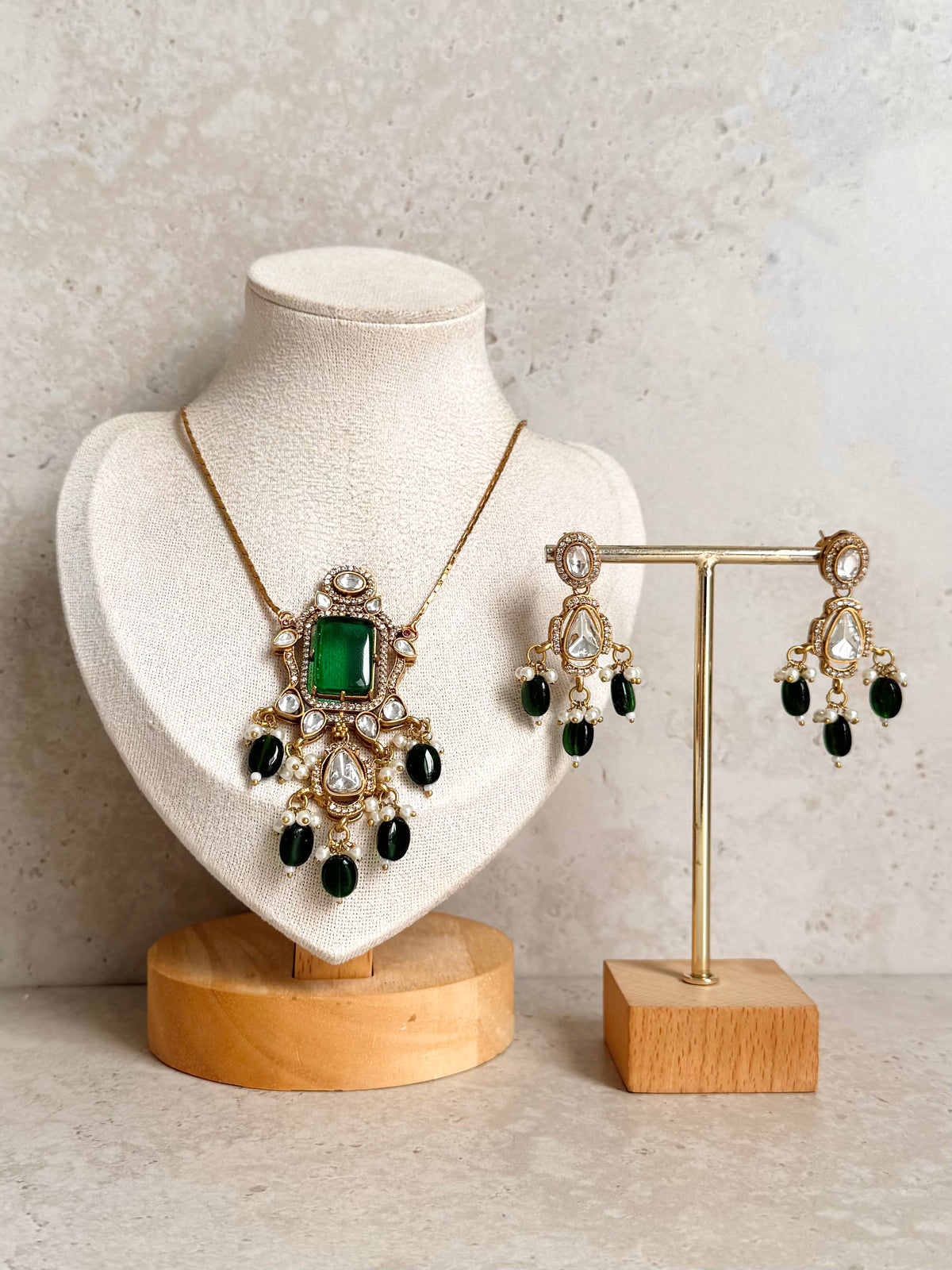 Pragati Necklace Set