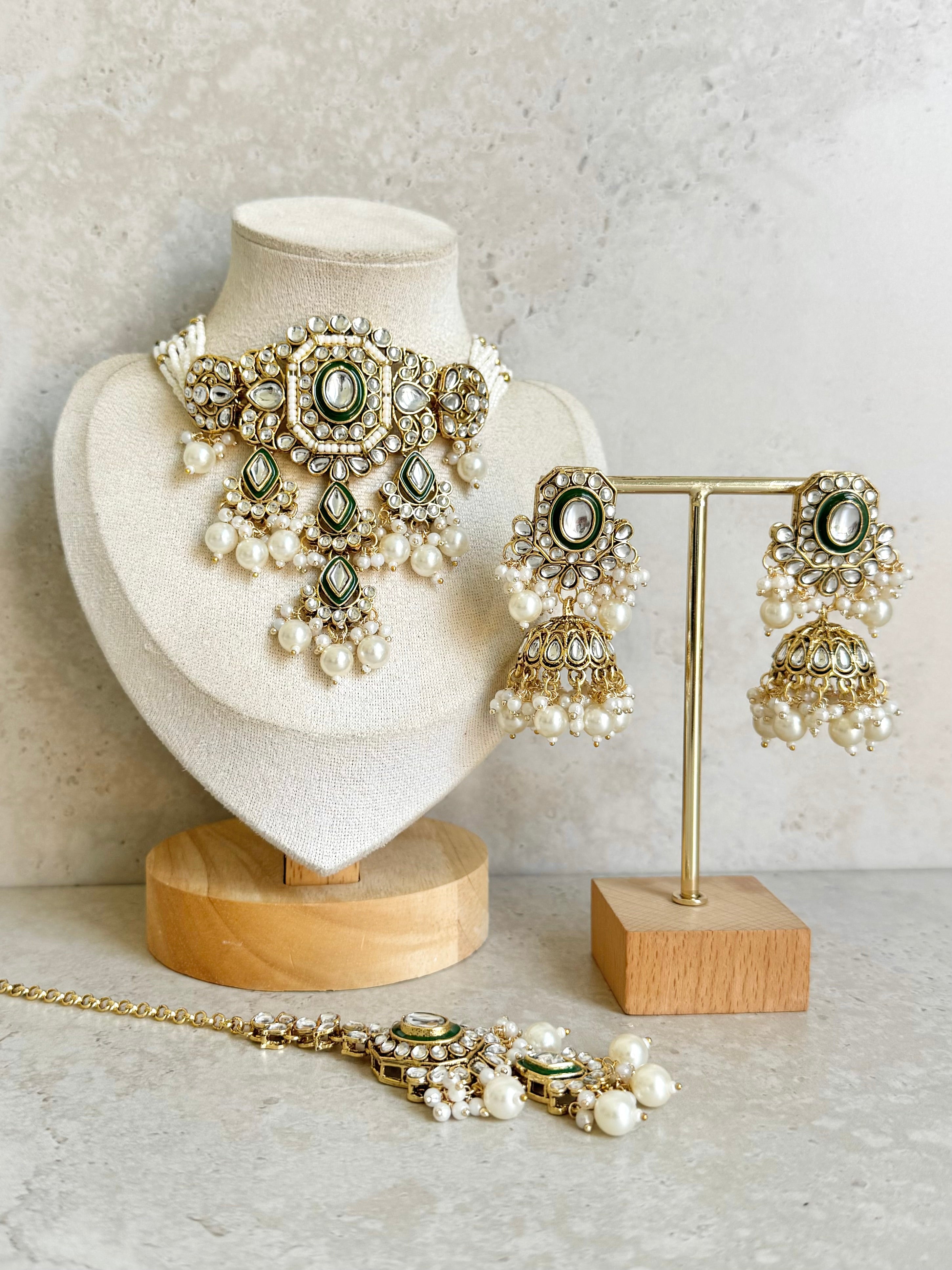 Vandana Necklace Set