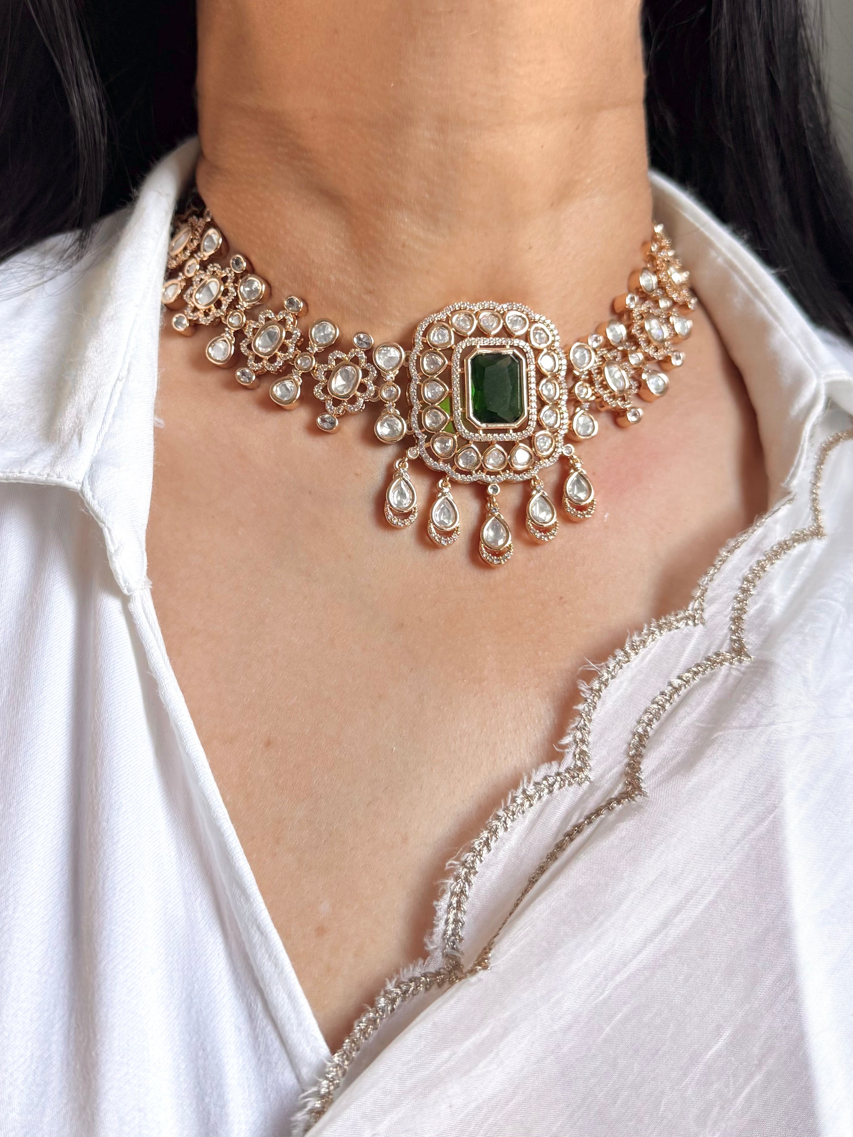 Sargun Necklace Set