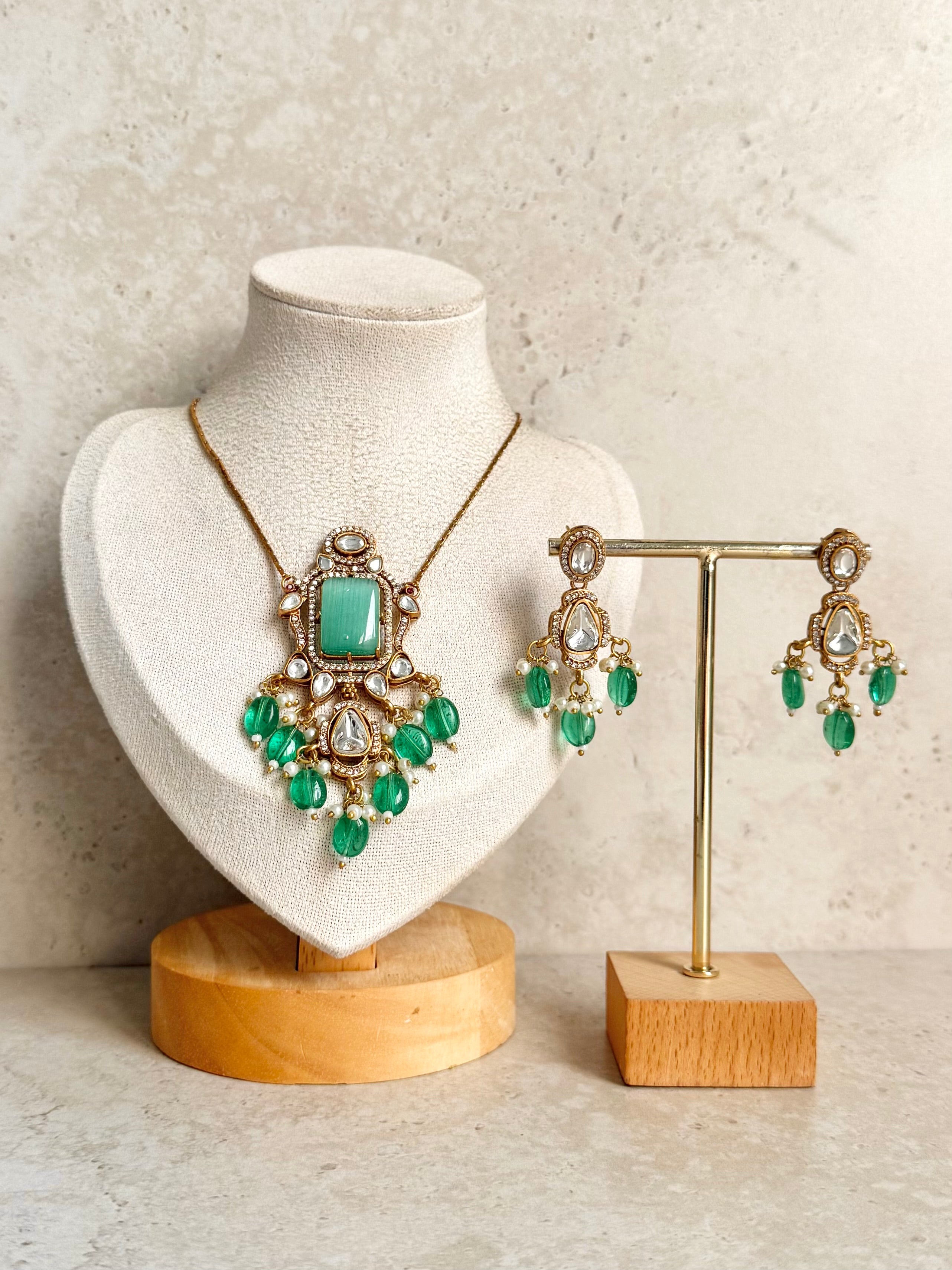 Pragati Necklace Set