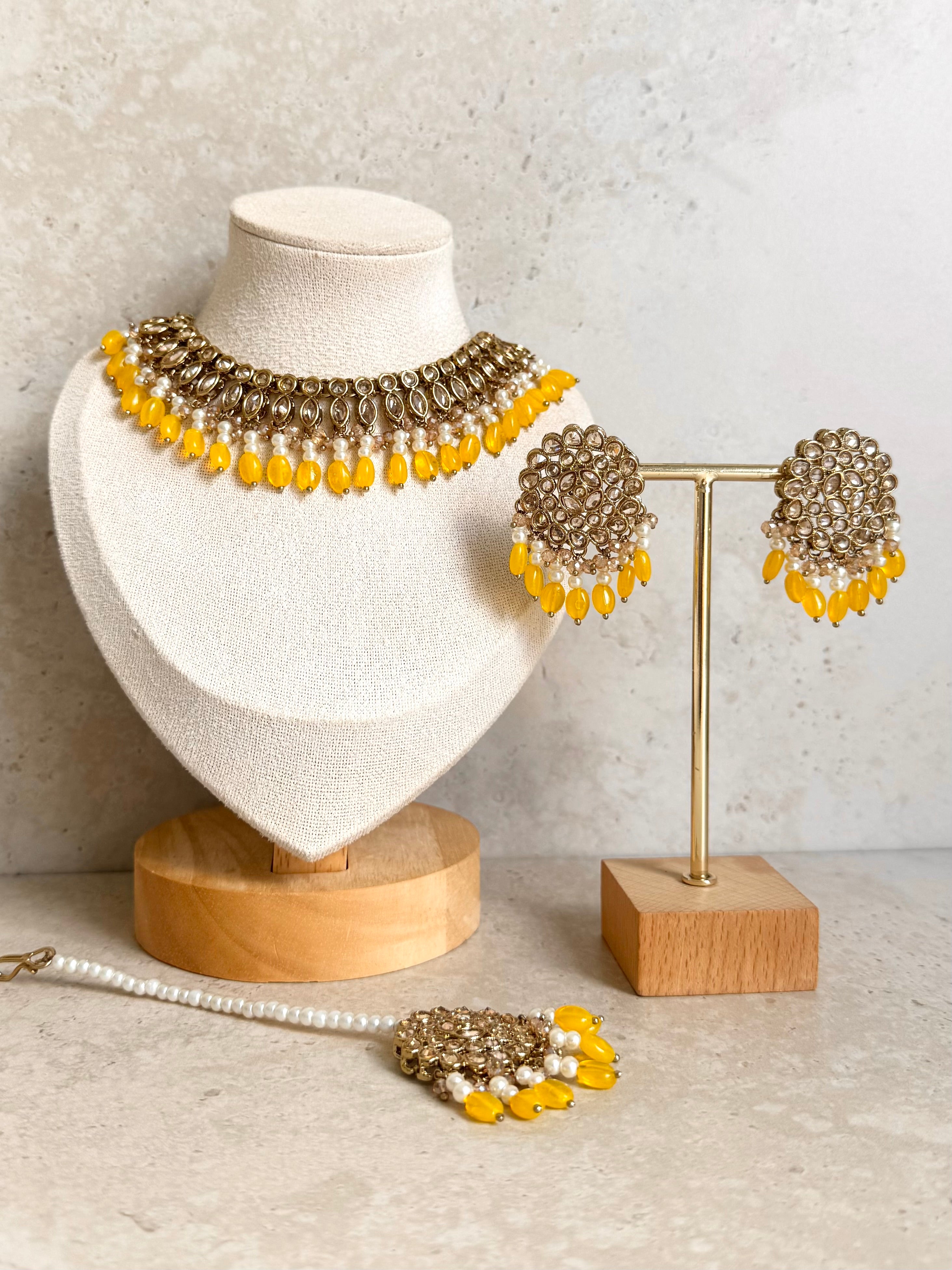 Rishika Necklace Set