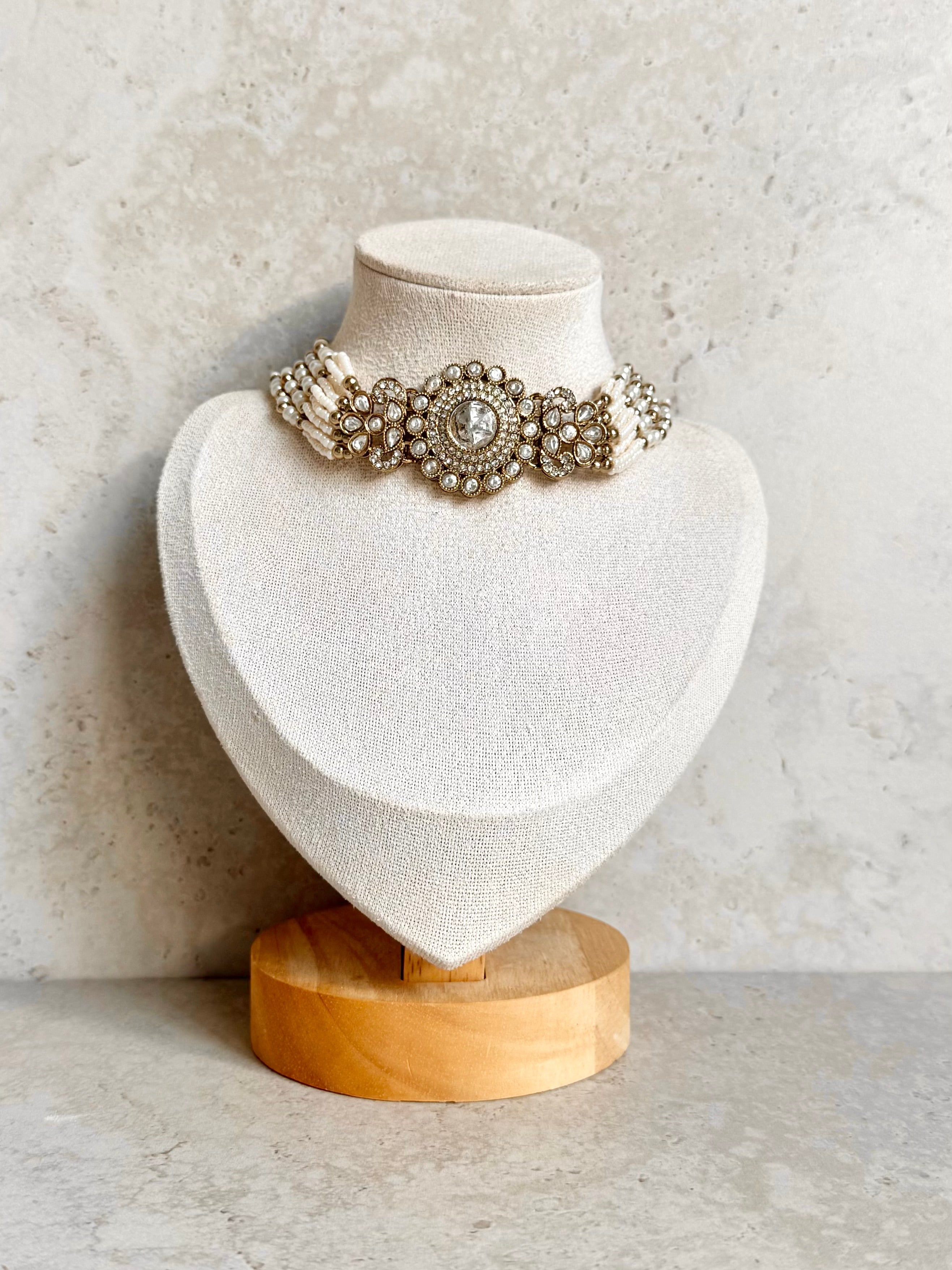 Pragati Necklace Set