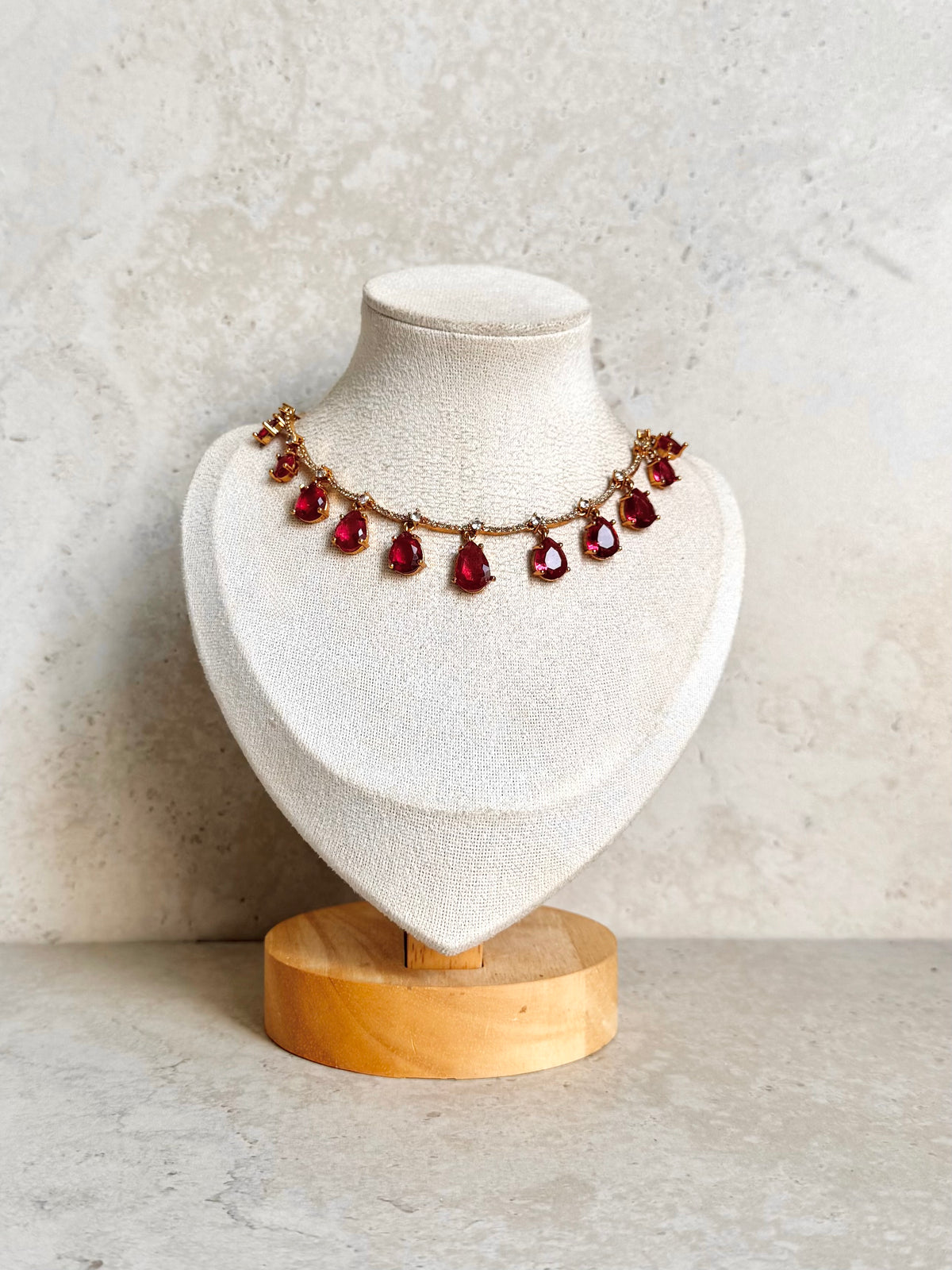 Sapna Necklace Set