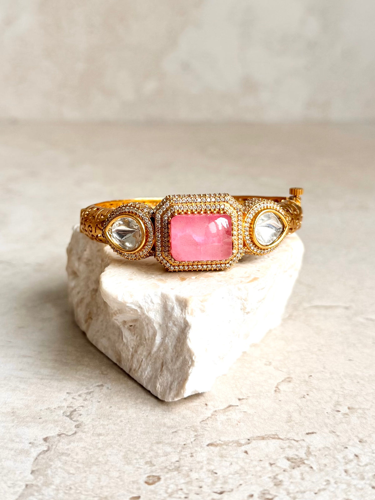 Anu Bangle