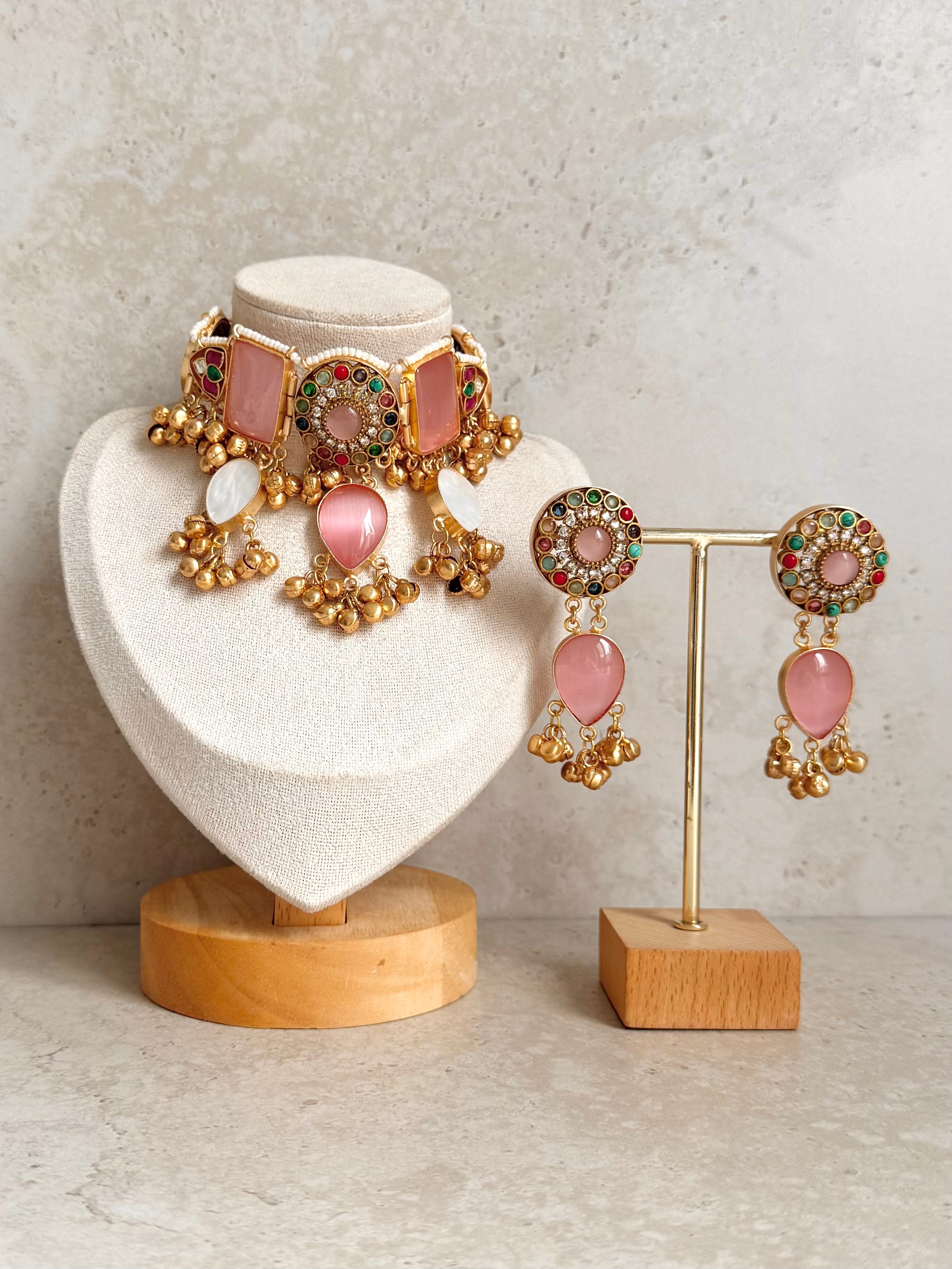 Naina Necklace Set