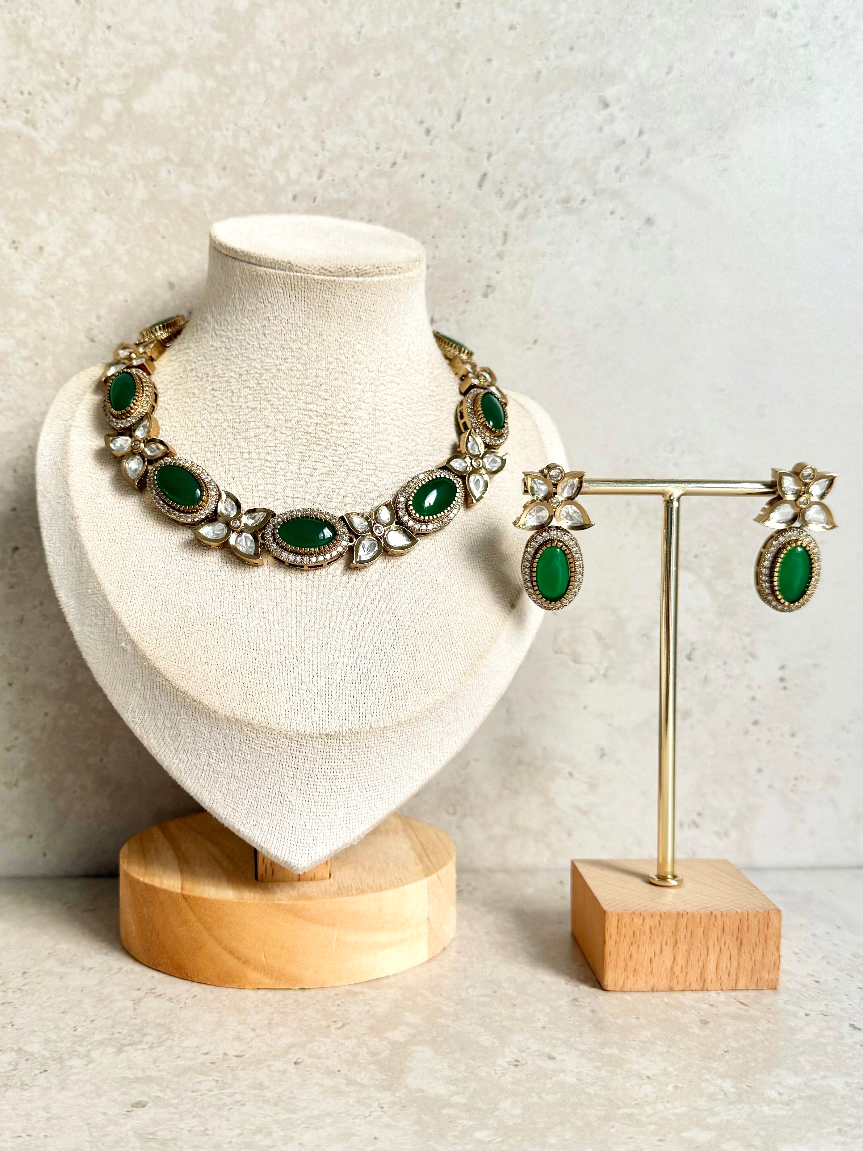 Aleena Necklace Set