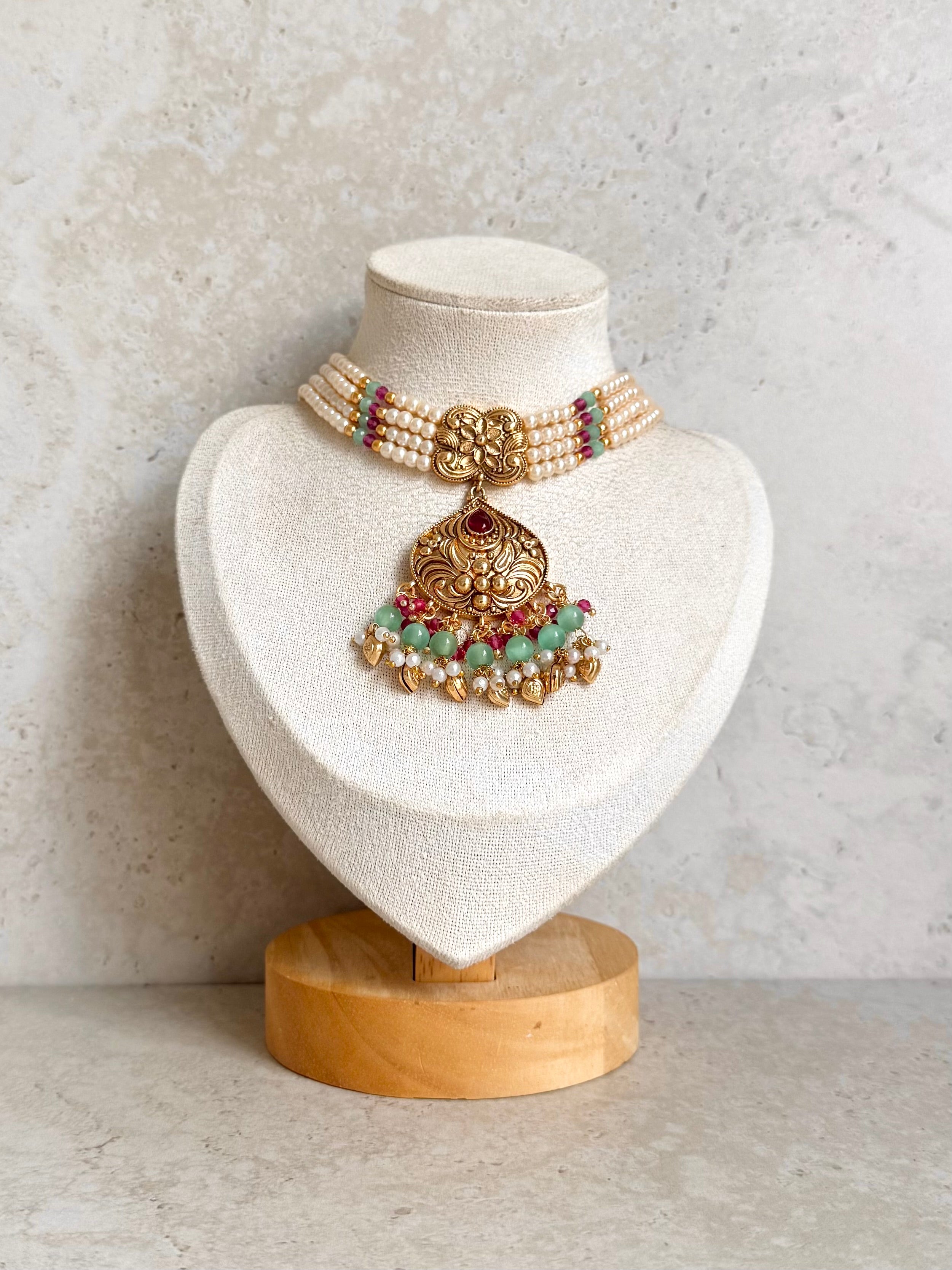 Rubina Necklace Set