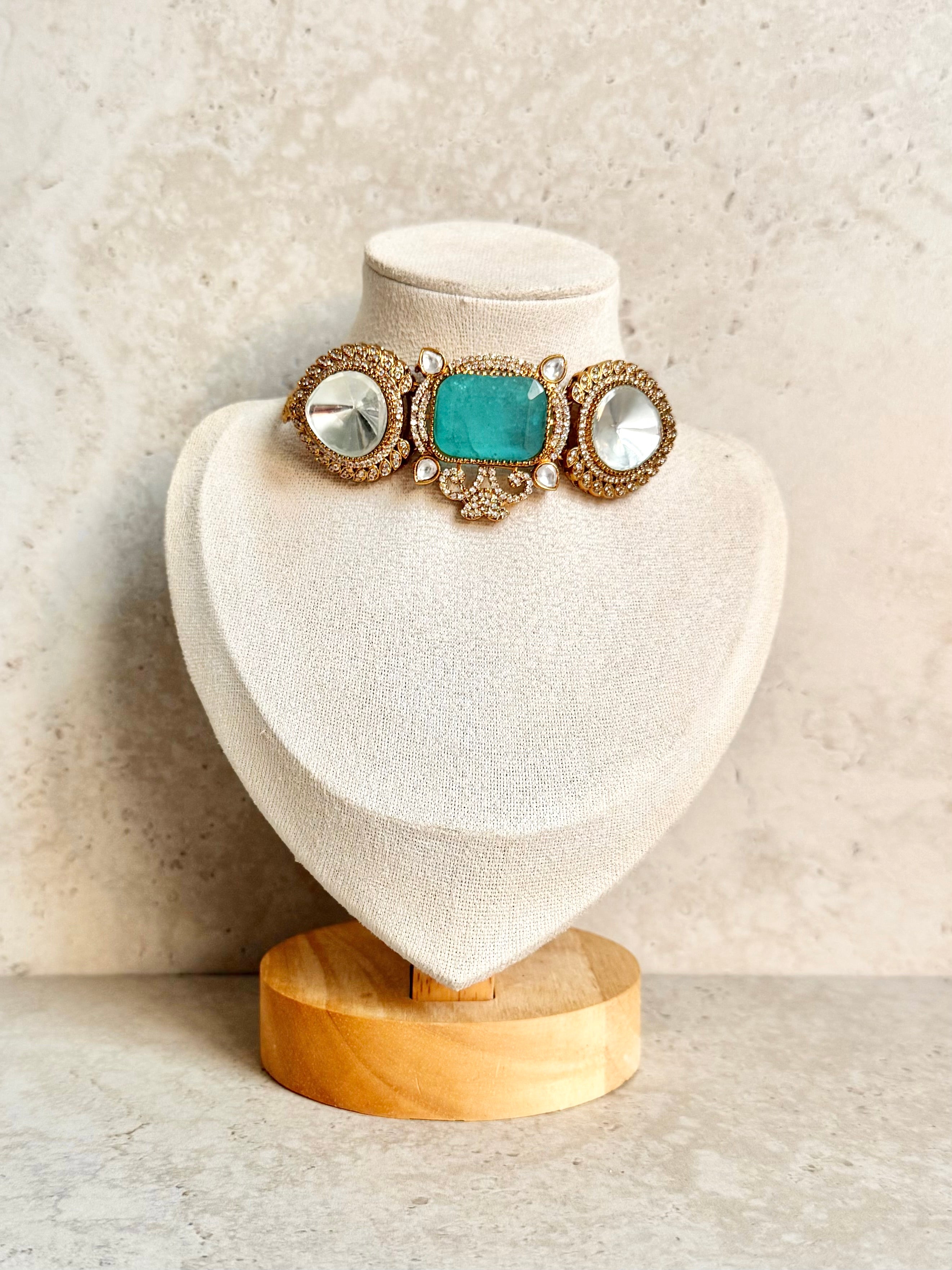Nayab Necklace Set