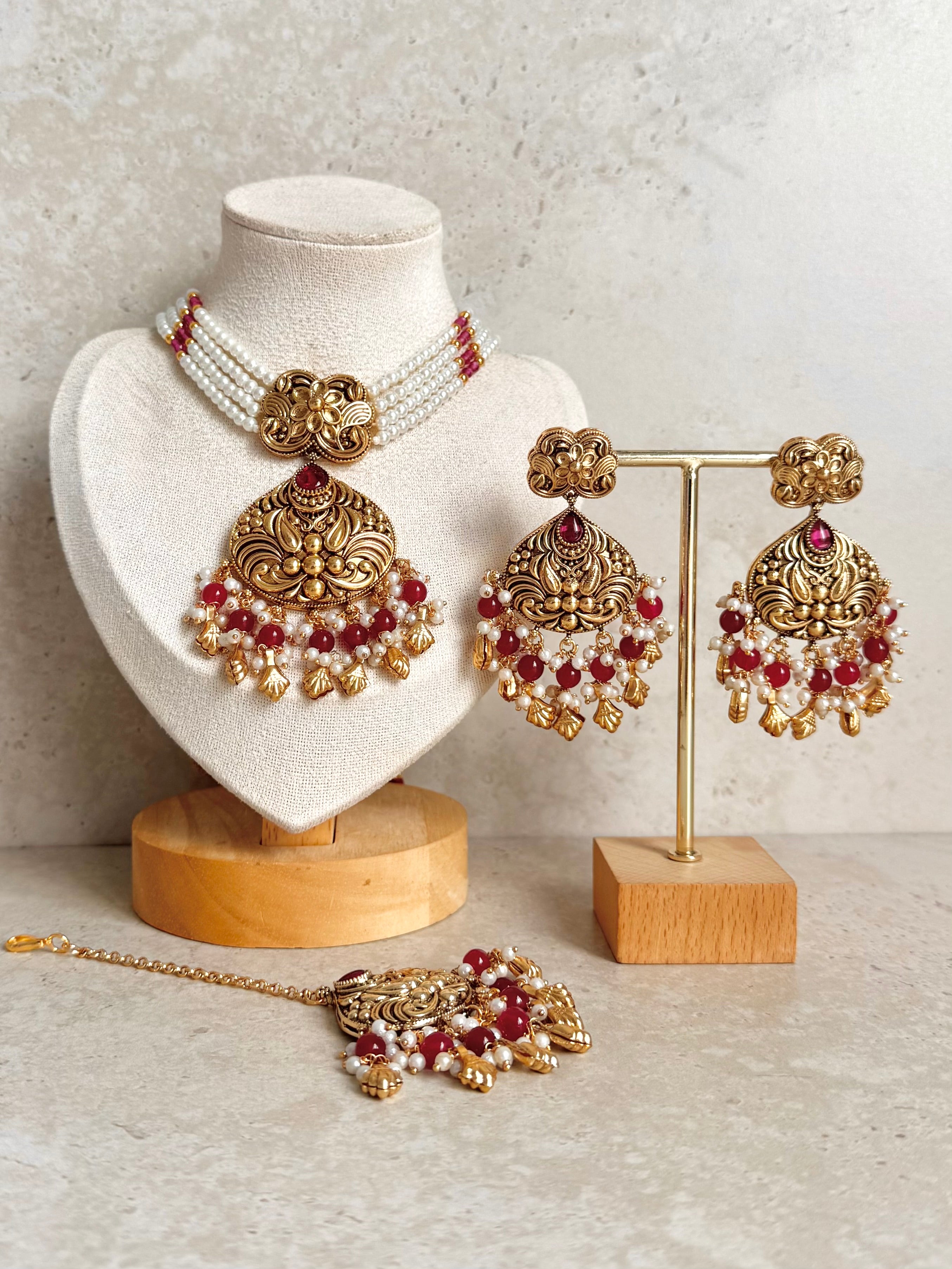 Rubina Necklace Set