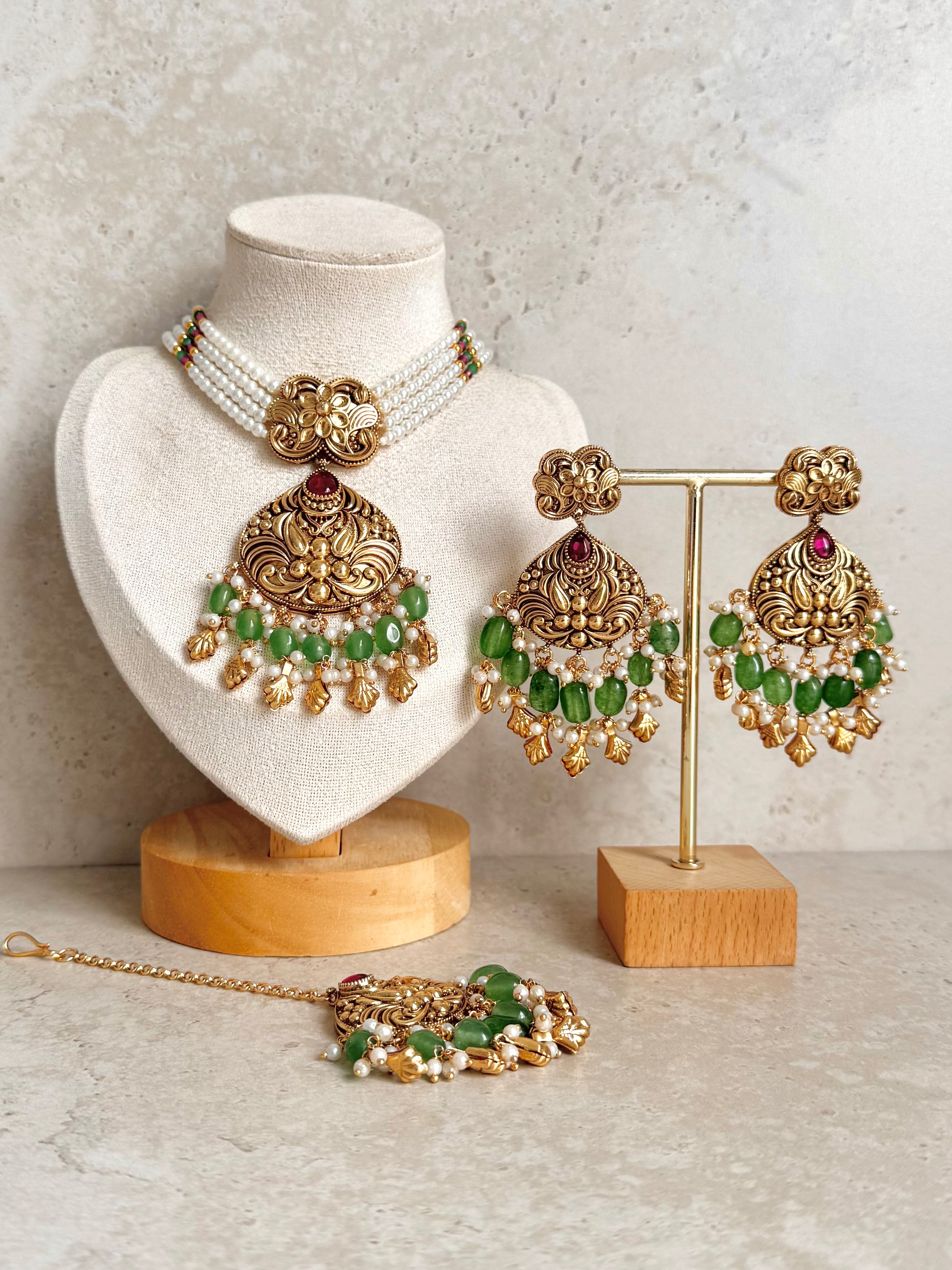Rubina Necklace Set