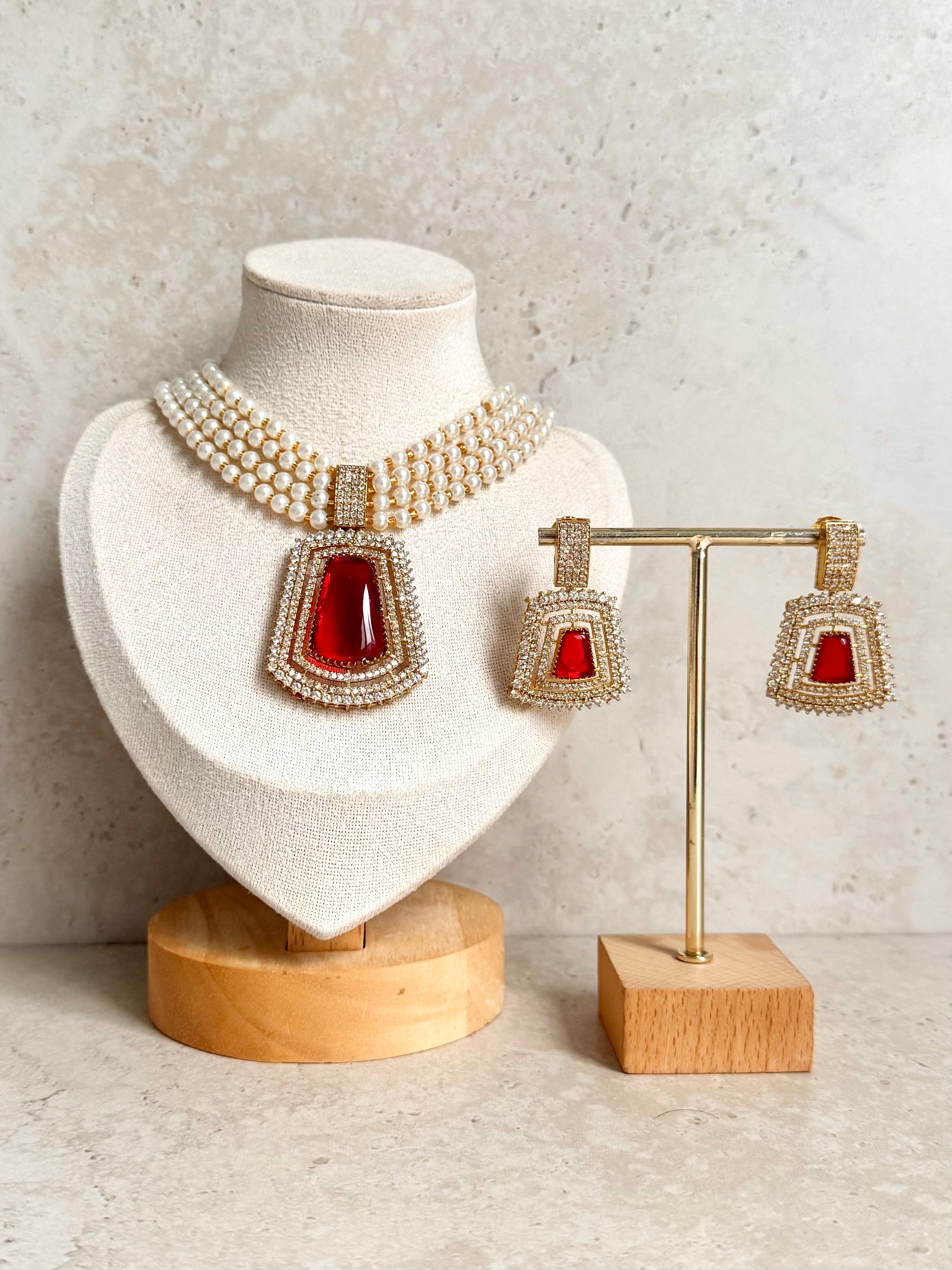 Noor Necklace Set