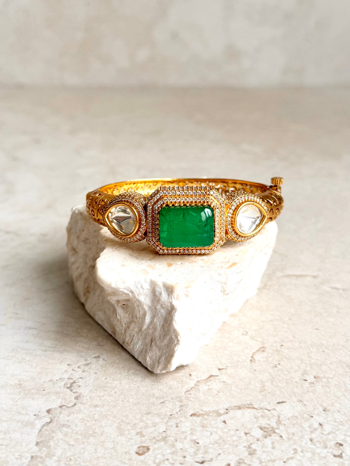 Anu Bangle
