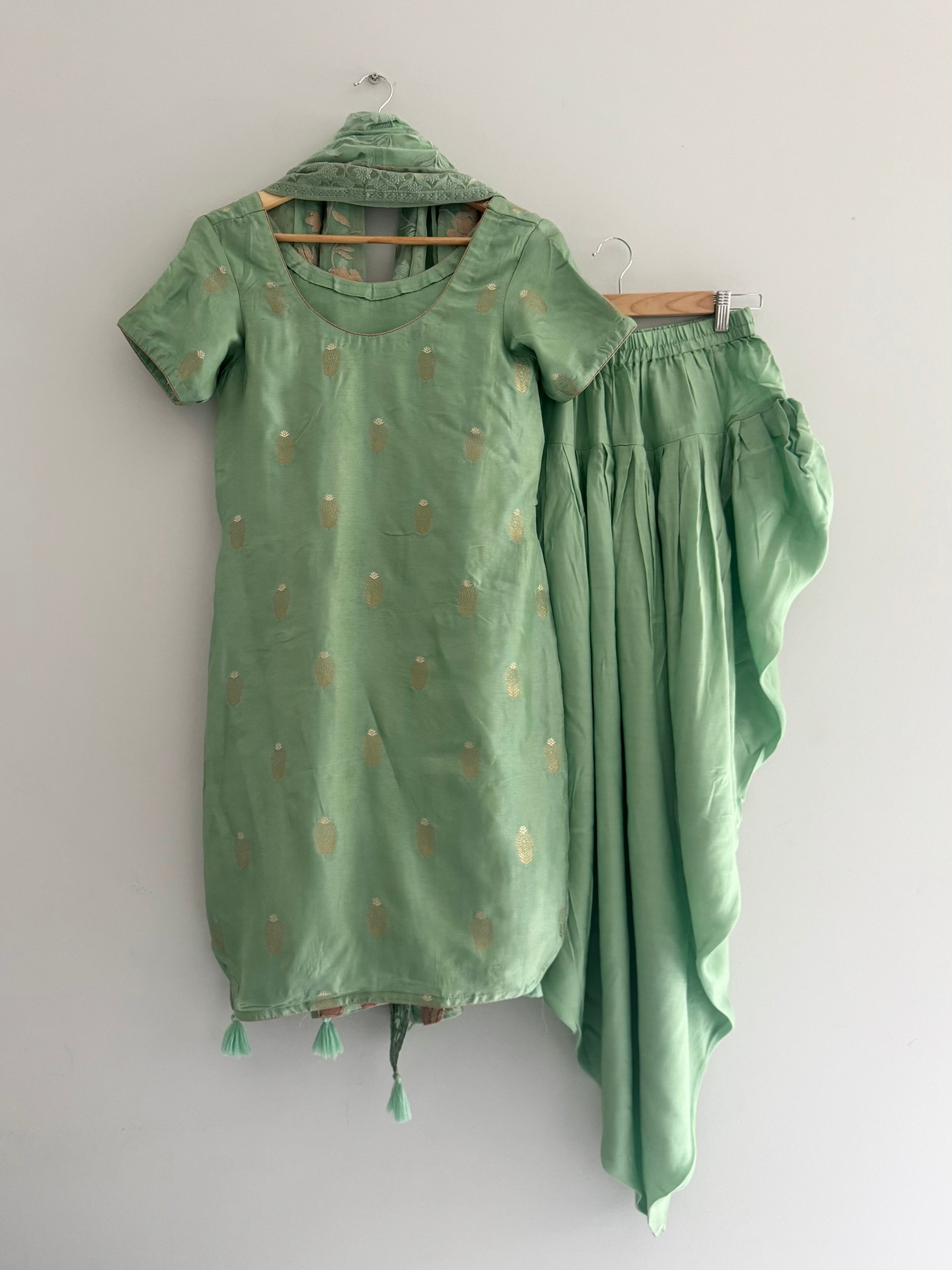 Hira Suit Set