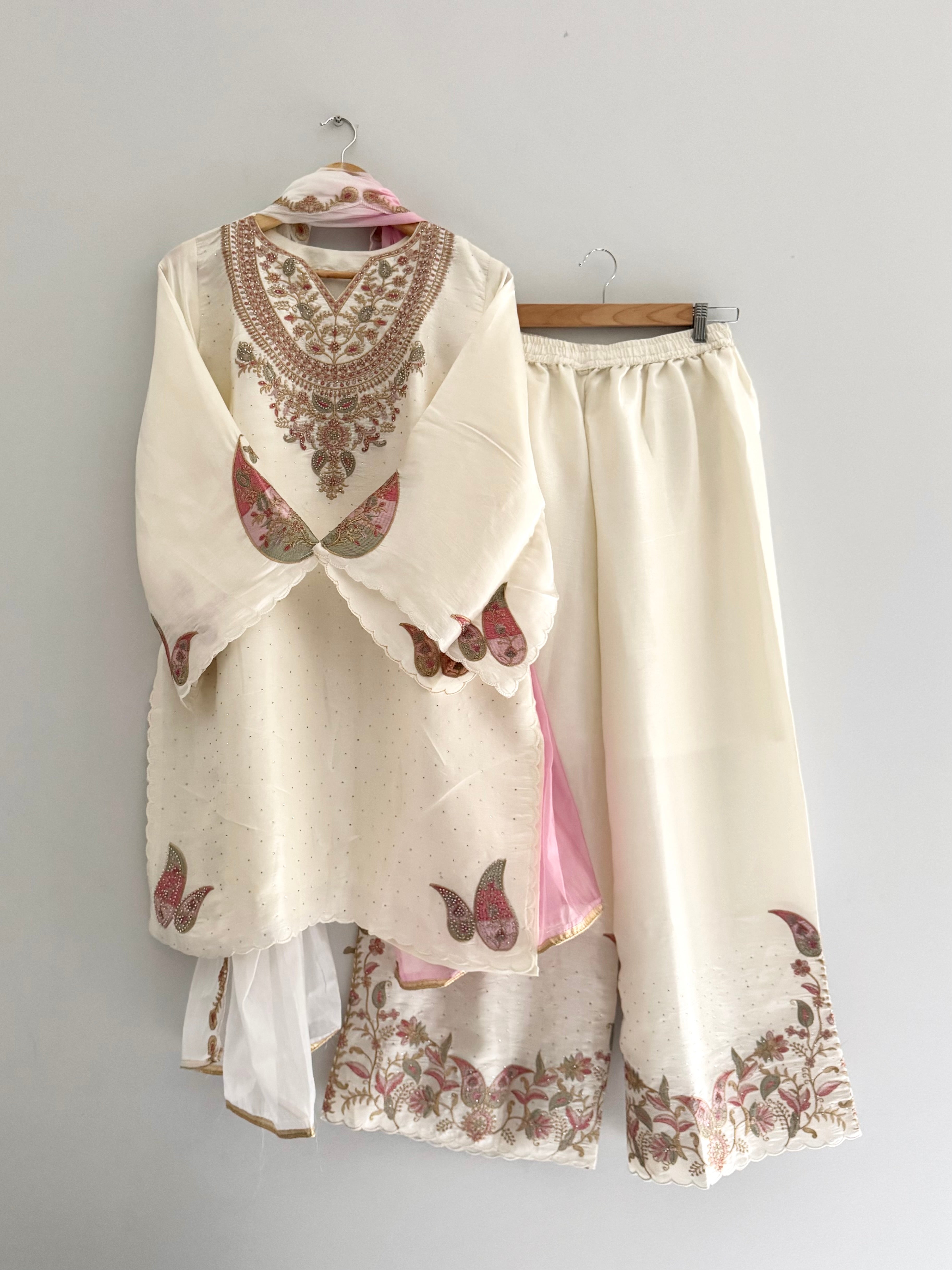 Zaria Suit Set