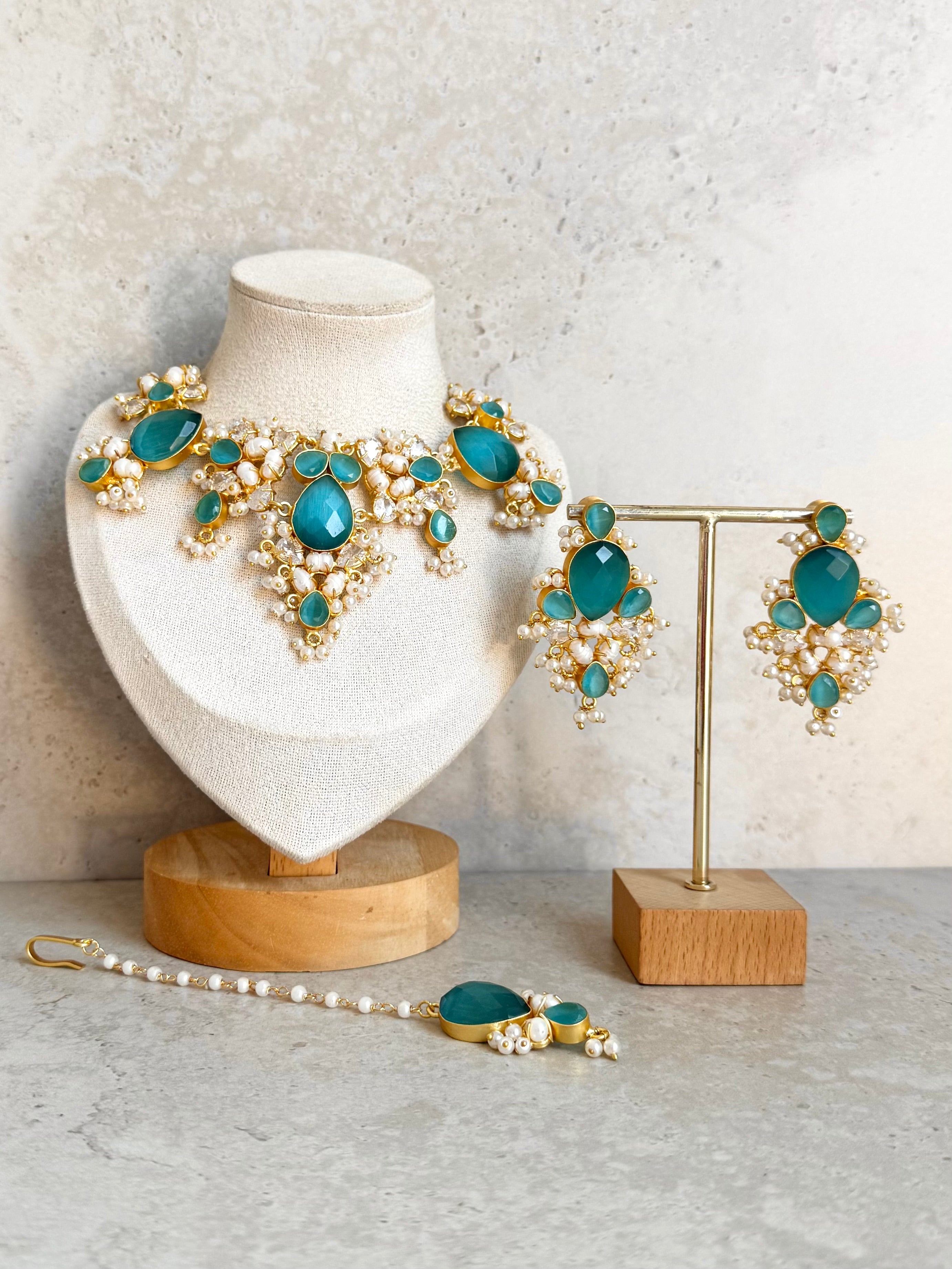 Elina Necklace Set