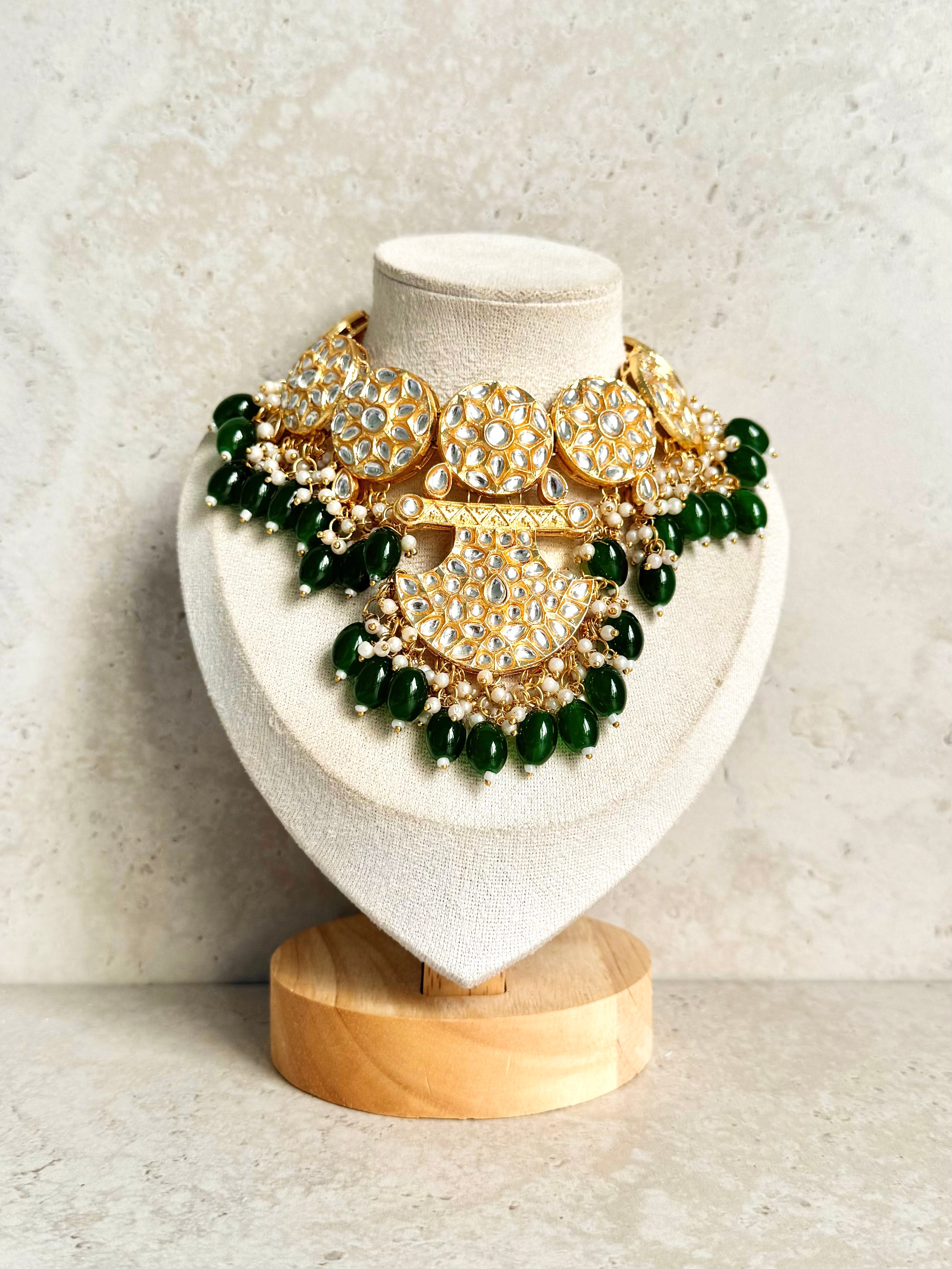 Zeenat Necklace Set